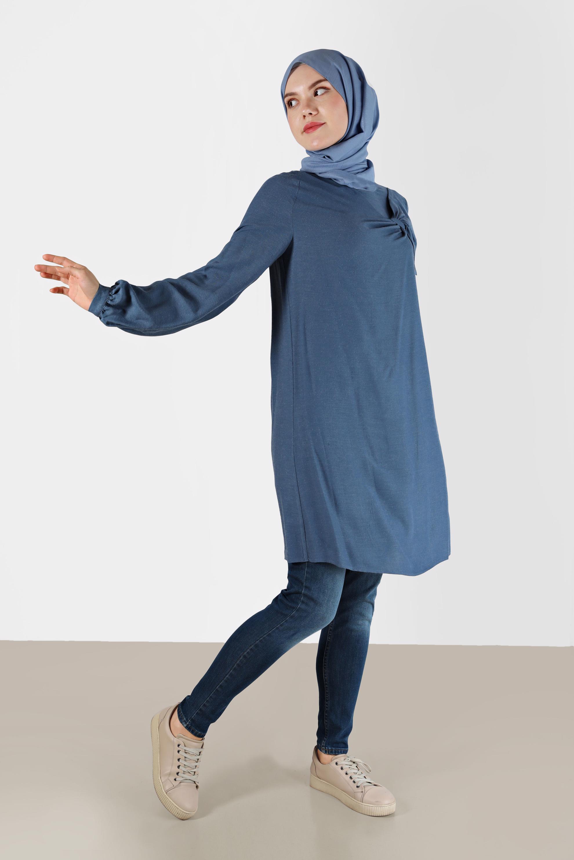 Tesettür giyim MAVİ KURDELE DETAYLI ARKADAN FERMUARLI TUNİK 42394 