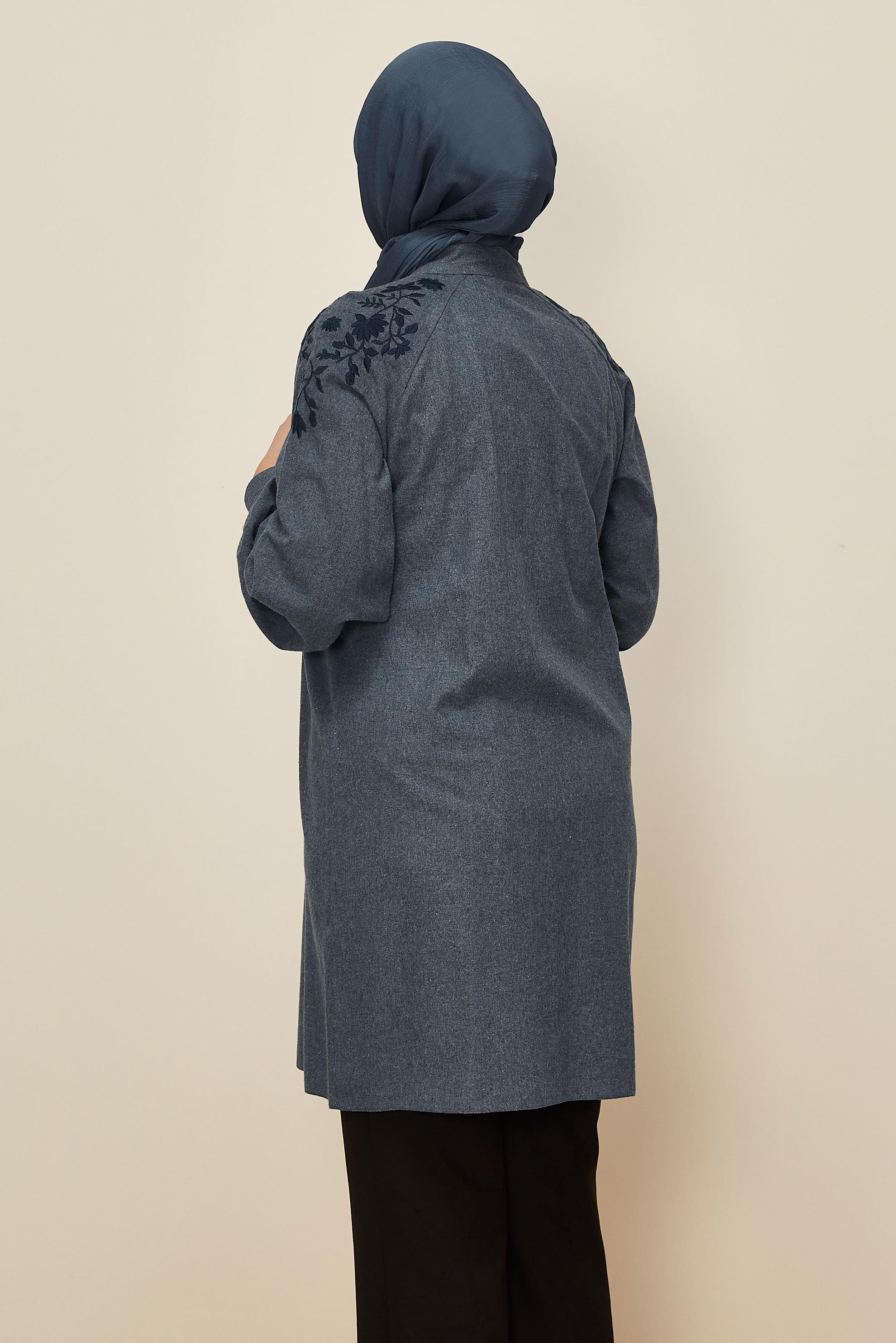 Tesettür giyim LACİVERT OMUZLARI NAKIŞLI GİZLİ DÜĞMELİ TUNİK 42395 