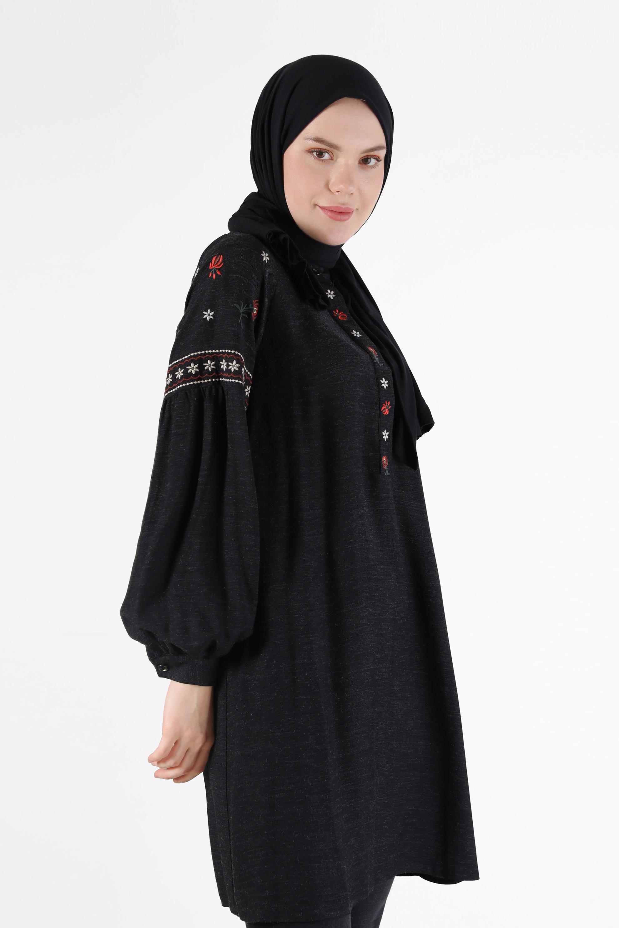 Tesettür giyim SİYAH İŞLEME DETAYLI GİZLİ DÜĞMELİ TUNİK 42396 