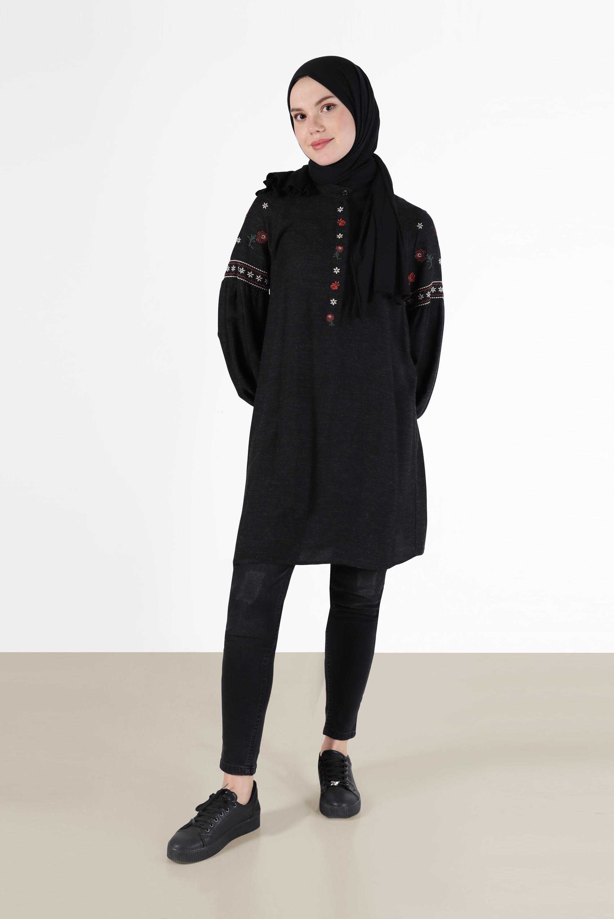 Tesettür giyim SİYAH İŞLEME DETAYLI GİZLİ DÜĞMELİ TUNİK 42396 