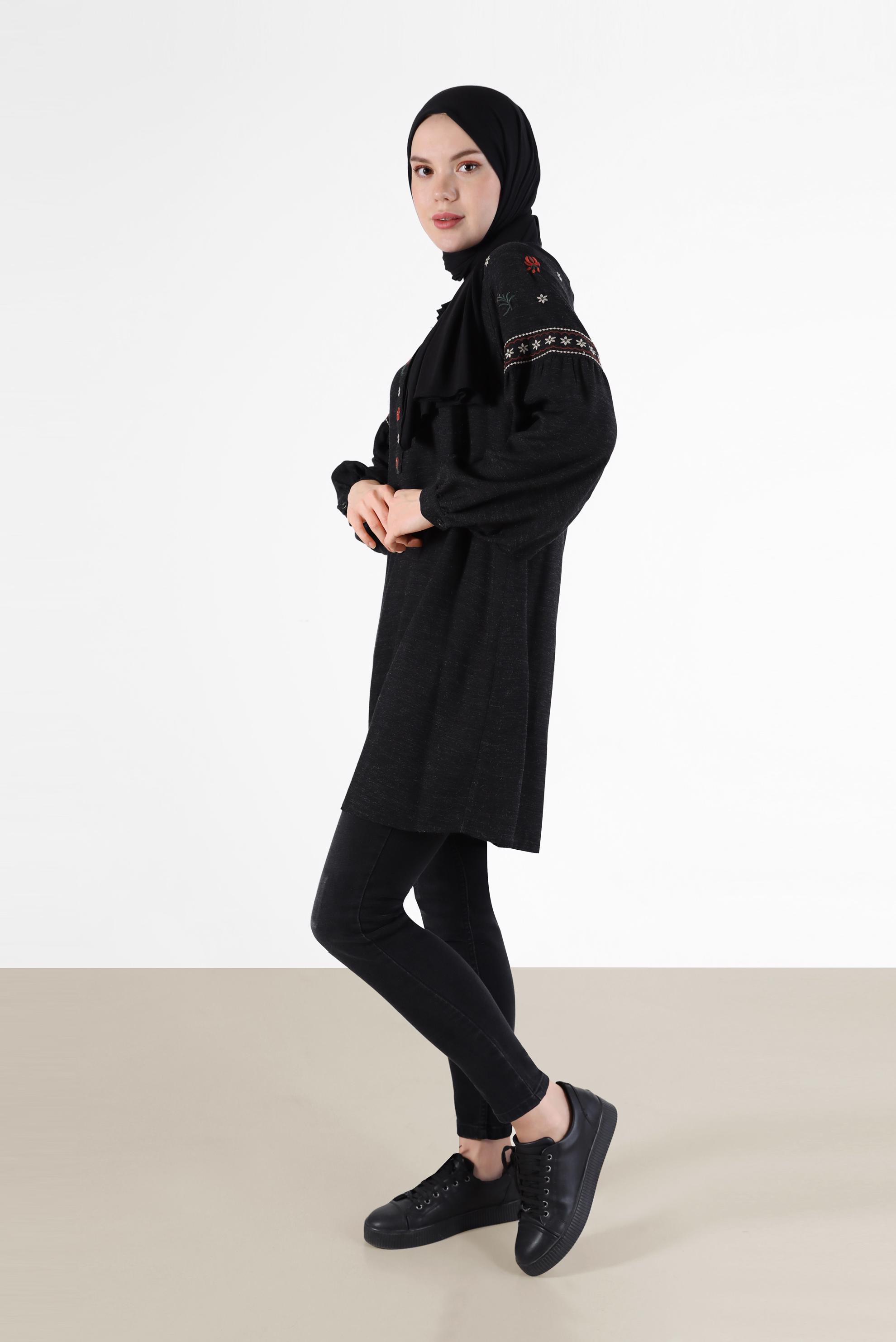 Tesettür giyim SİYAH İŞLEME DETAYLI GİZLİ DÜĞMELİ TUNİK 42396 