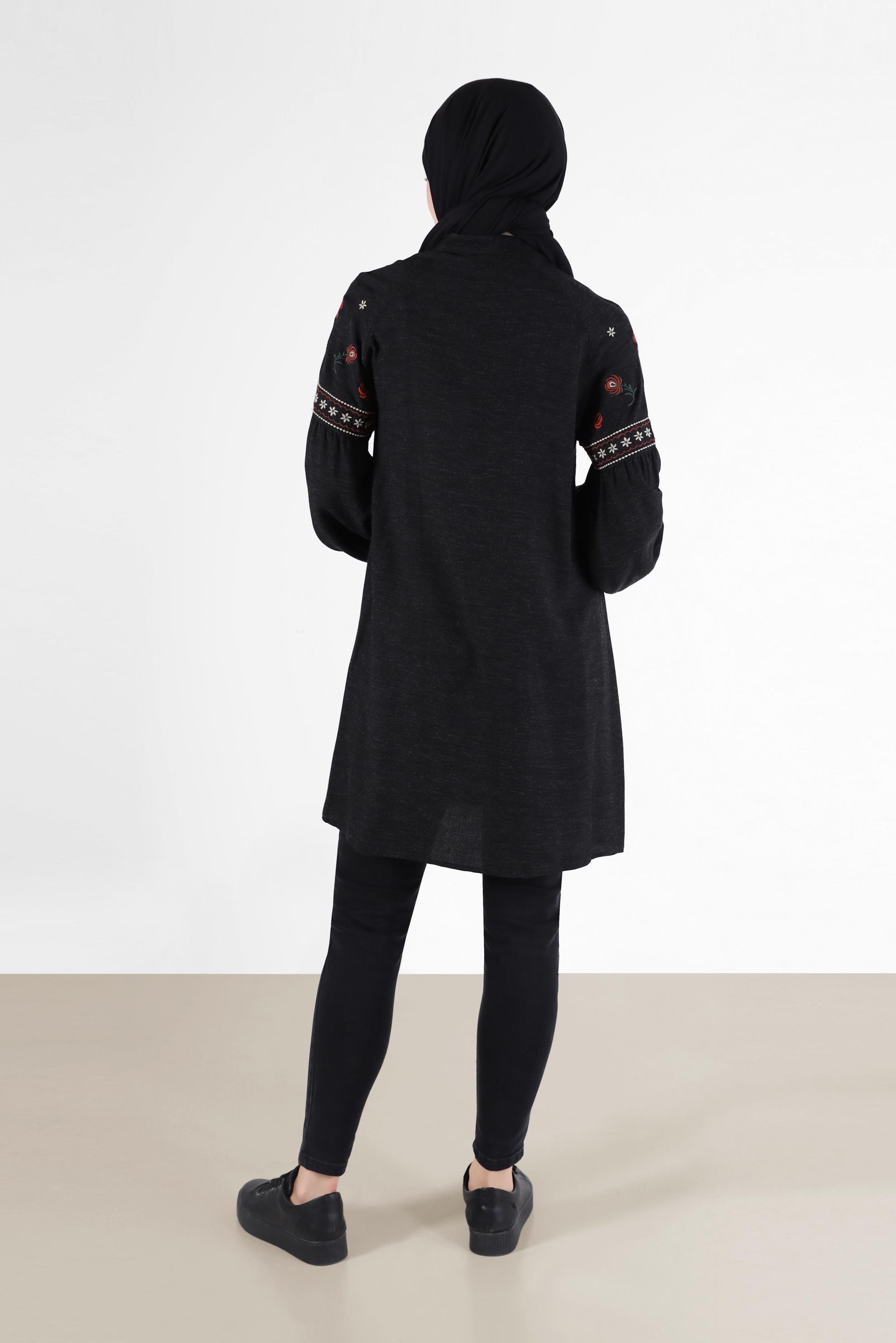 Tesettür giyim SİYAH İŞLEME DETAYLI GİZLİ DÜĞMELİ TUNİK 42396 