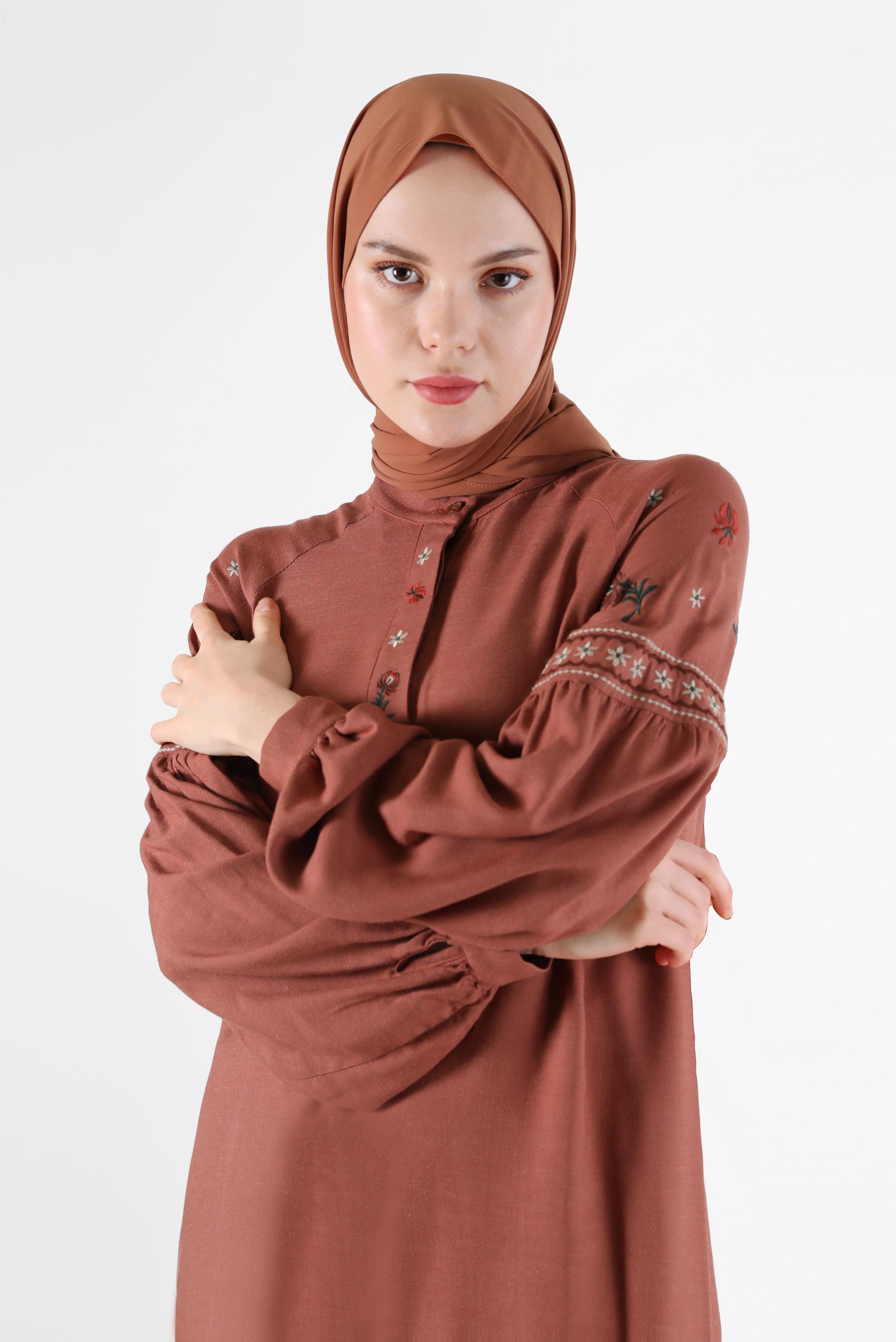 Tesettür giyim TURUNCU İŞLEME DETAYLI GİZLİ DÜĞMELİ TUNİK 42396 