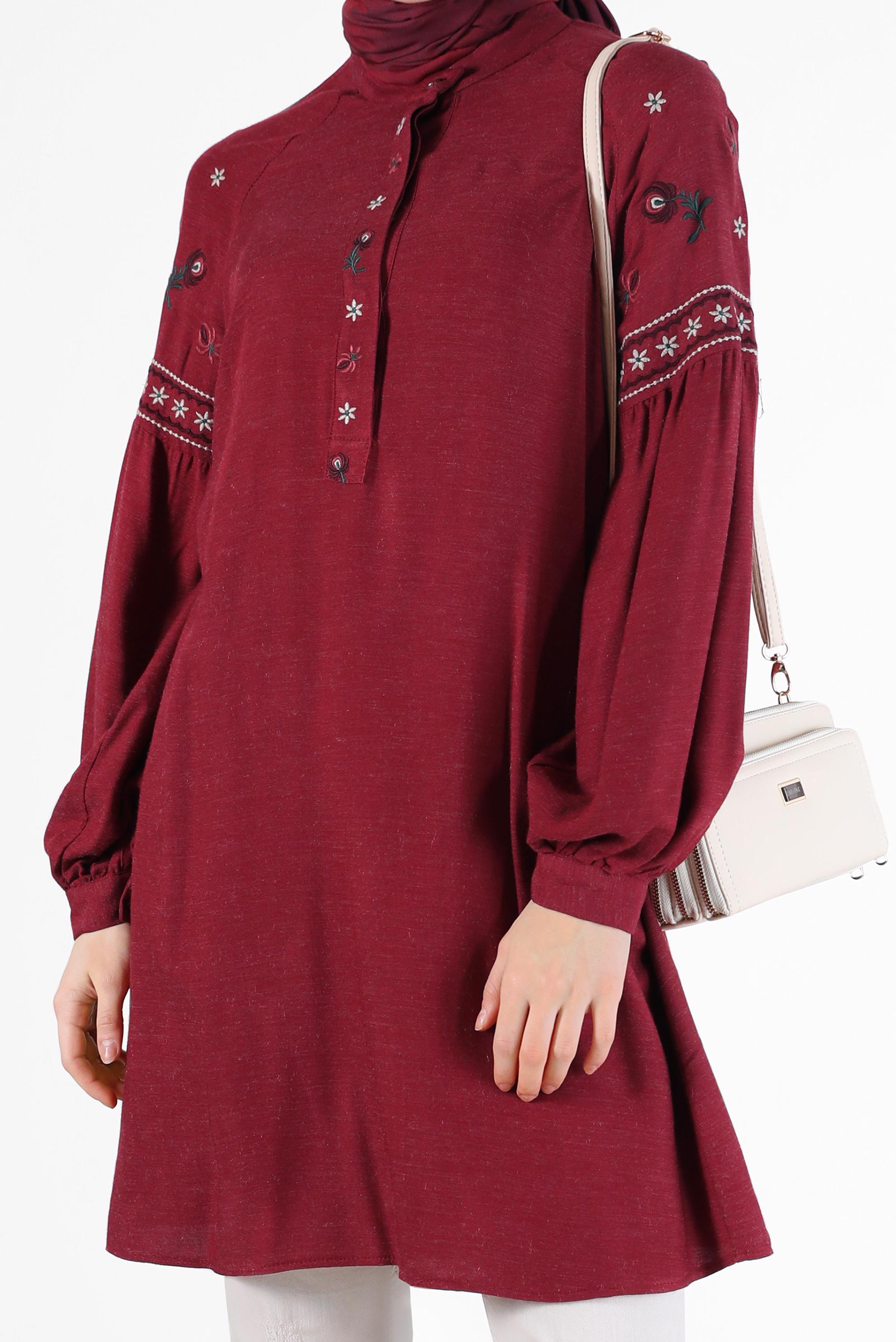 Tesettür giyim KIRMIZI İŞLEME DETAYLI GİZLİ DÜĞMELİ TUNİK 42396 