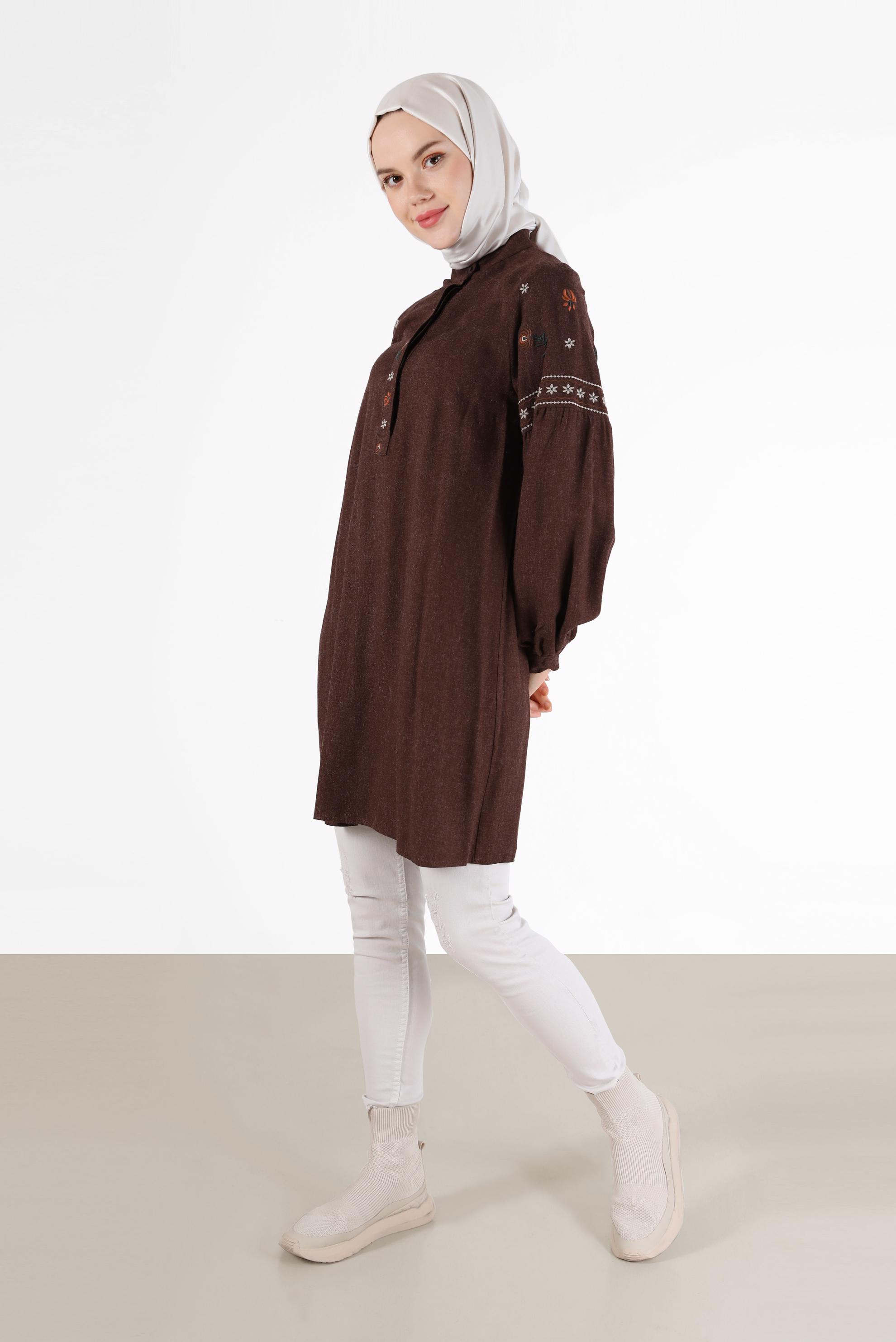 Tesettür giyim BORDO İŞLEME DETAYLI GİZLİ DÜĞMELİ TUNİK 42396 