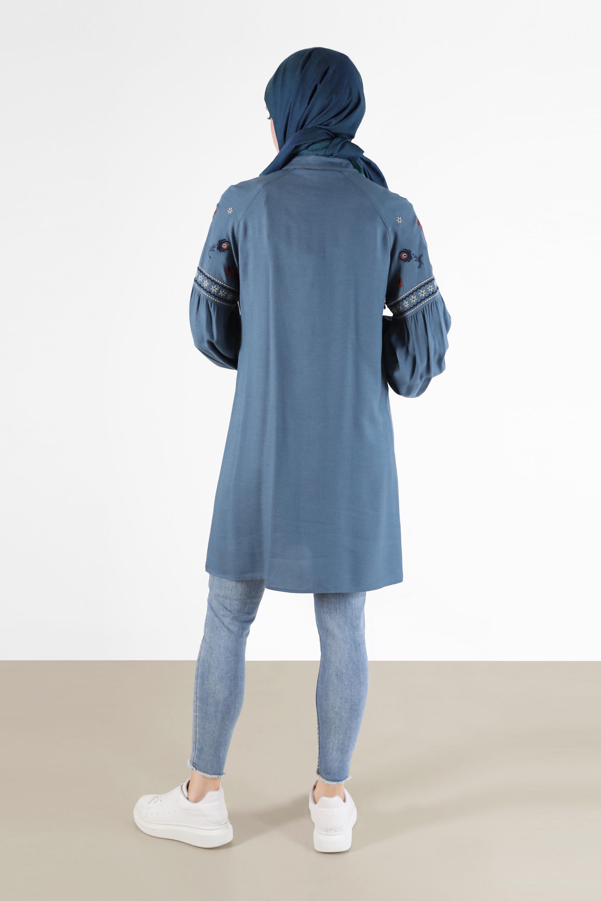 Tesettür giyim MAVİ İŞLEME DETAYLI GİZLİ DÜĞMELİ TUNİK 42396 