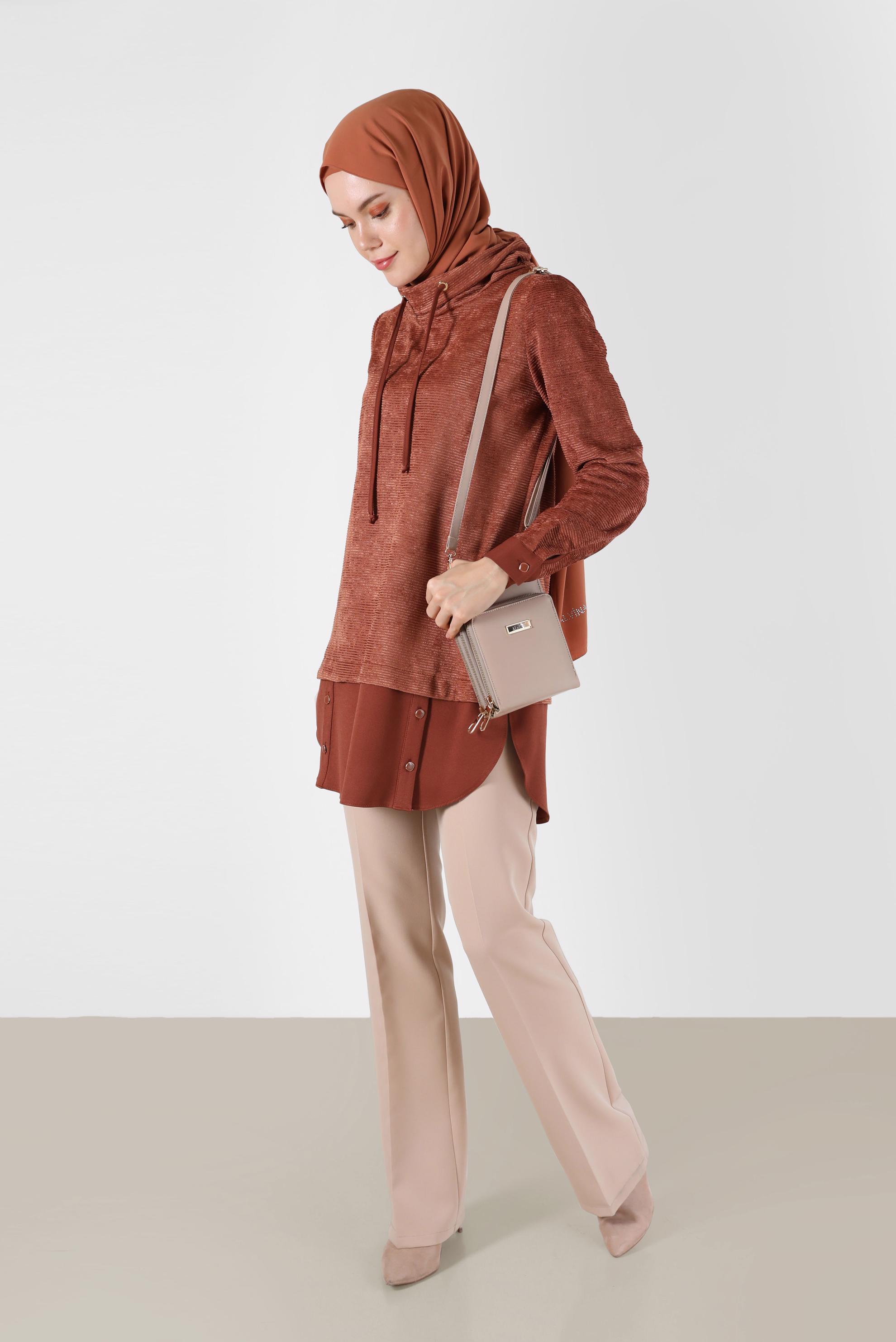 Tesettür giyim TURUNCU GÖMLEK PARÇA DETAYLI DEGAJE YAKA ŞÖNİL KADİFE TUNİK 42397 