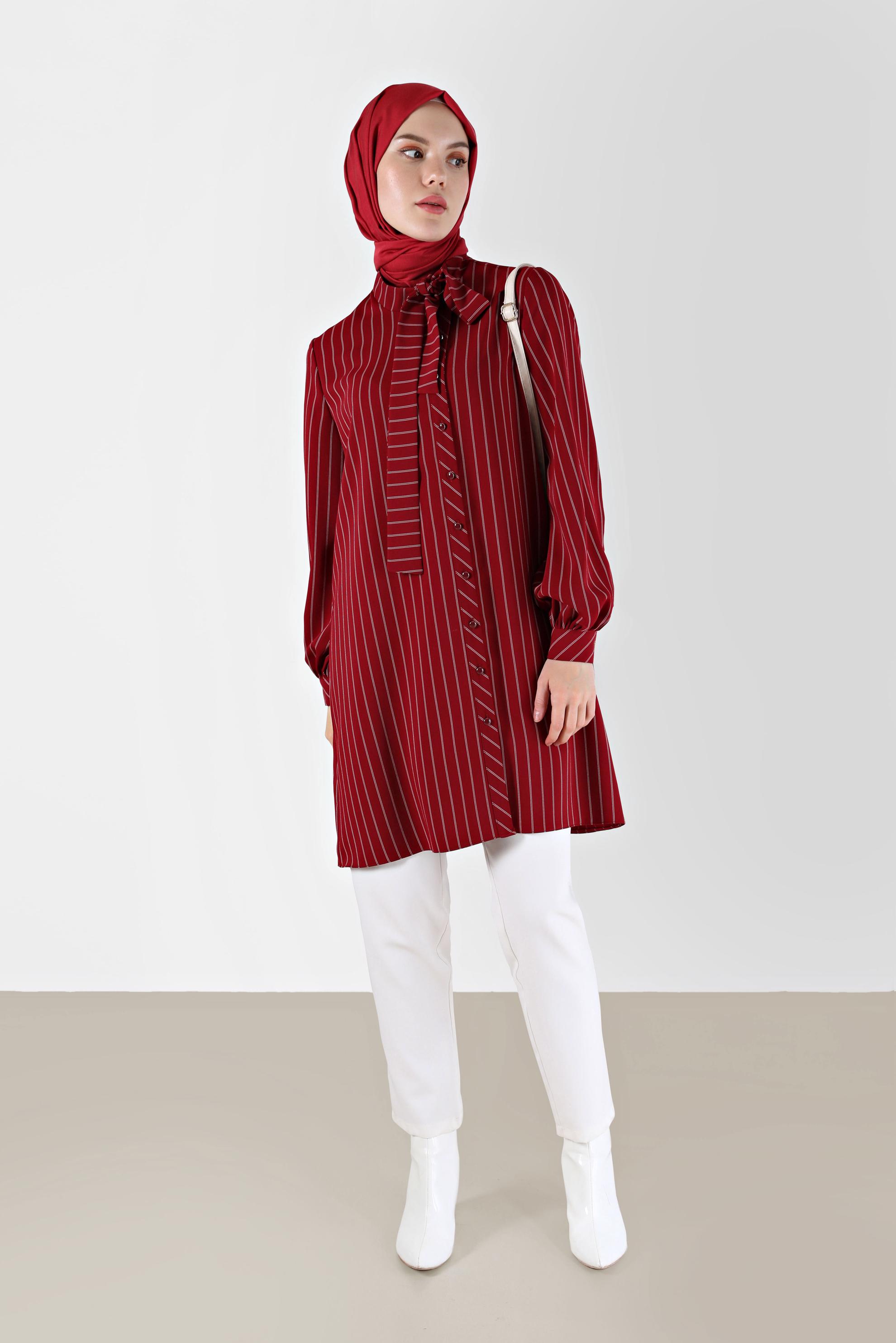 Tesettür giyim BORDO YAKASI FİYONK DETAYLI ÇİZGİLİ TUNİK 42400 