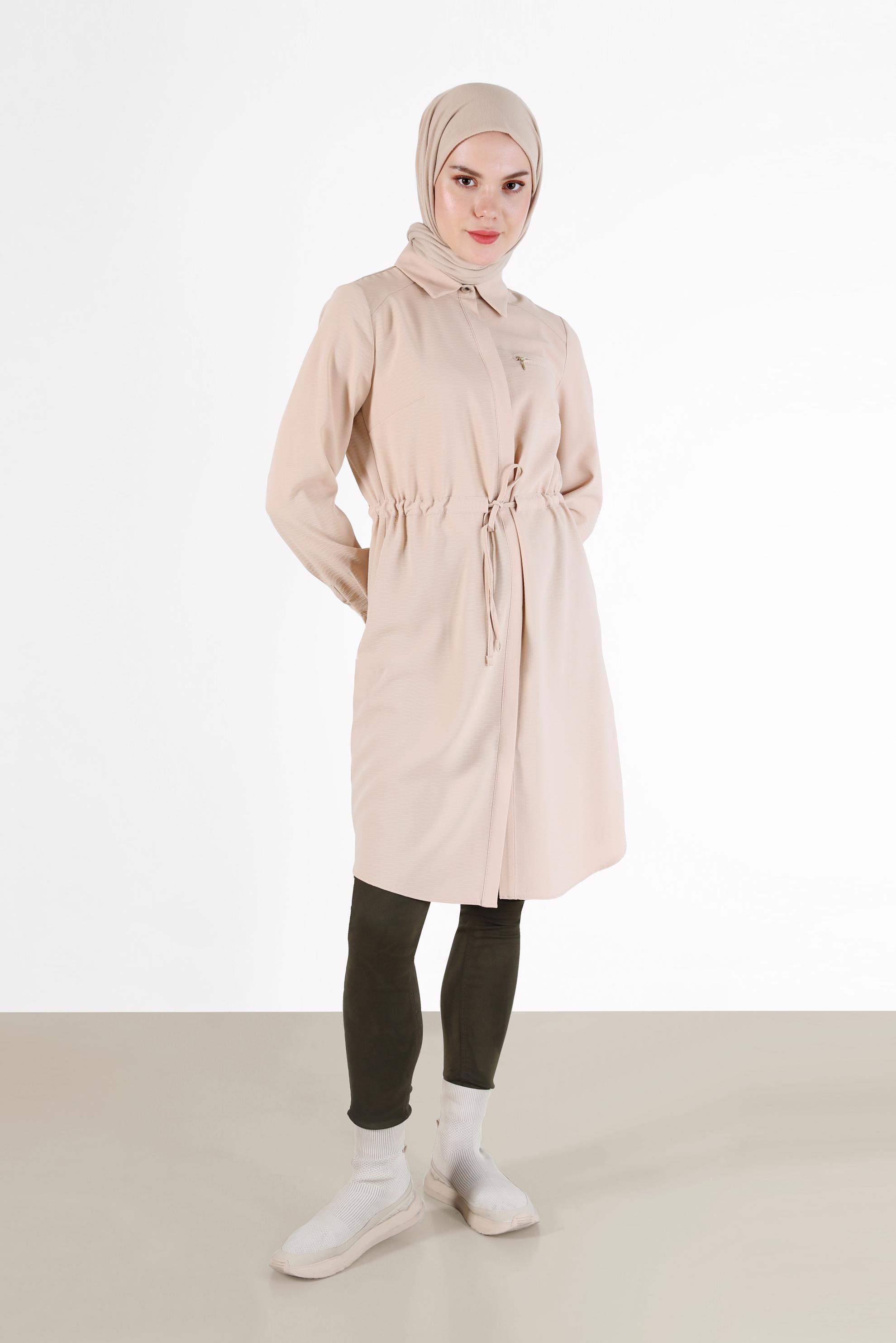 Tesettür giyim BEJ BELİ BÜZGÜLÜ GİZLİ DÜĞMELİ TUNİK 42404 
