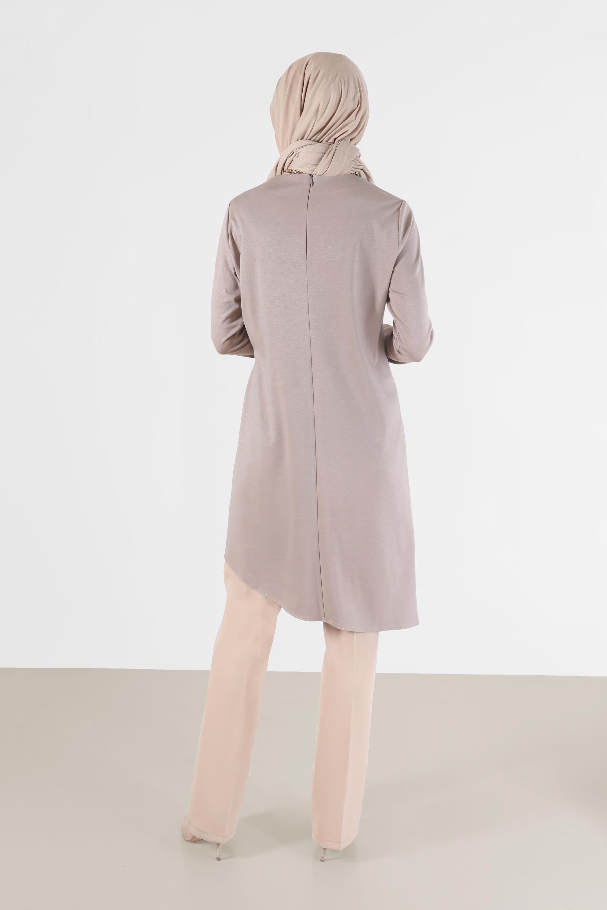 Tesettür giyim BEJ YANDAN BAĞLAMALI ASİMETRİK KESİM TUNİK 42421 