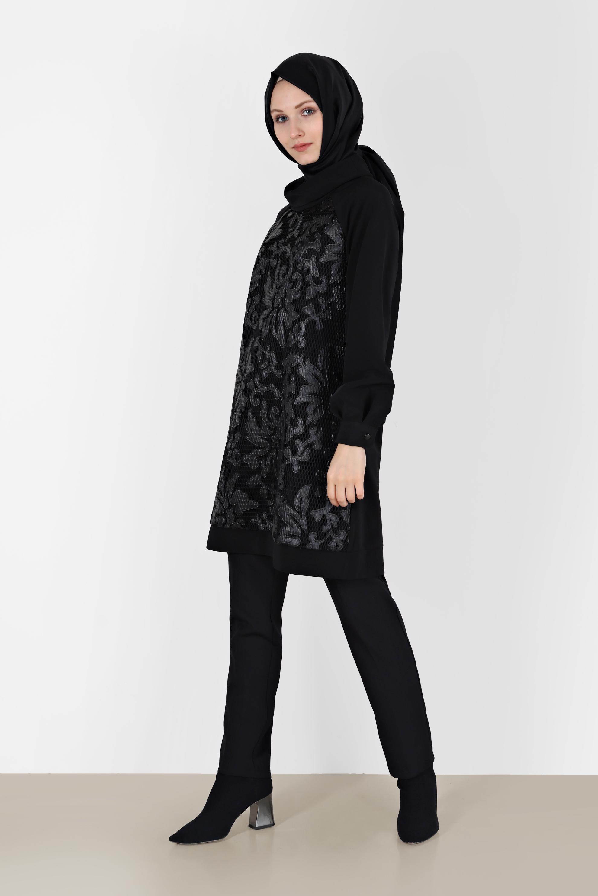Tesettür giyim SİYAH FİLE DETAYLI DESENLİ TUNİK 42426 