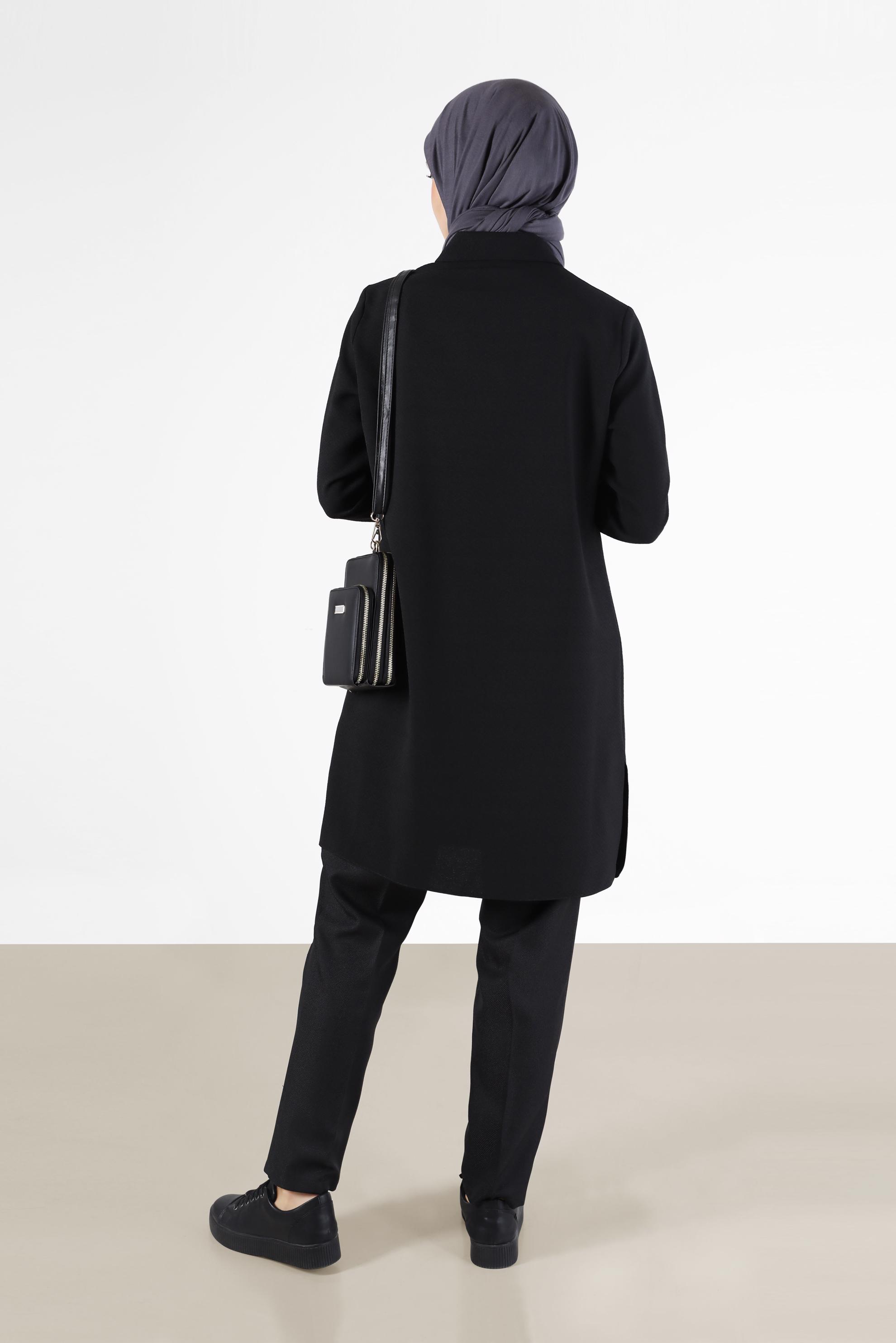 Tesettür giyim SİYAH OMUZLARI TAŞ DETAYLI DÜĞMELİ TUNİK 42429 