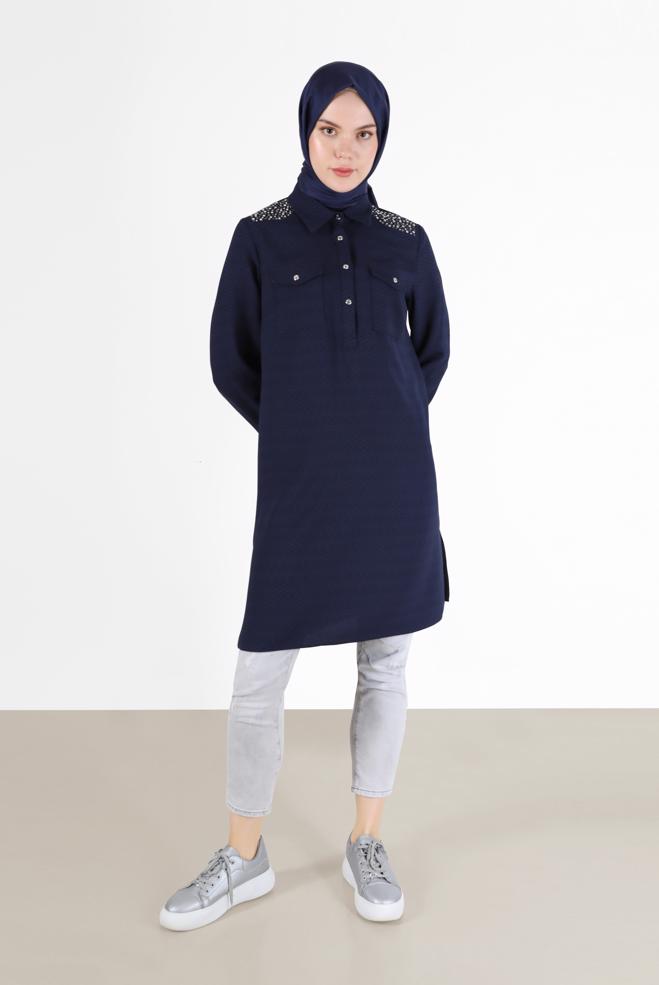 Tesettür giyim  OMUZLARI TAŞ DETAYLI DÜĞMELİ TUNİK 42429  - ALVİNA
