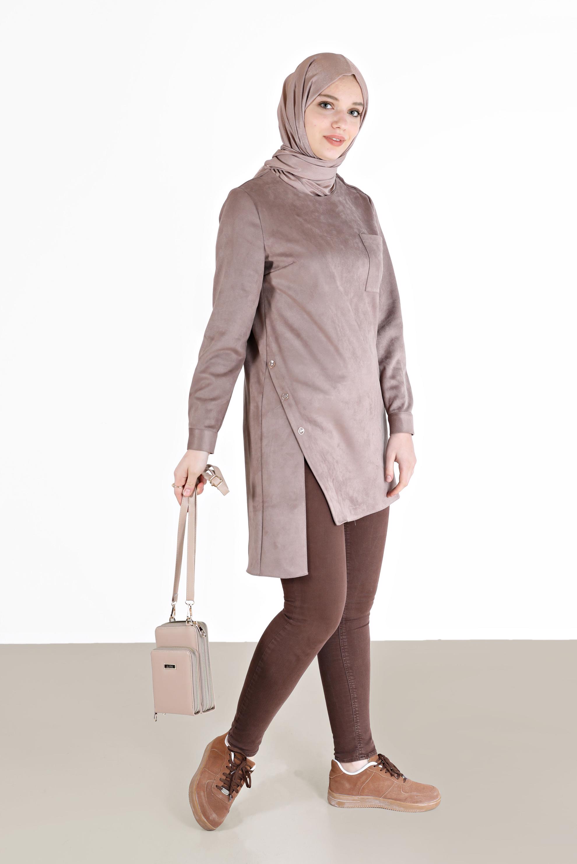 Tesettür giyim VİZON DÜĞME DETAYLI ASİMETRİK KESİM SÜET TUNİK 42430 