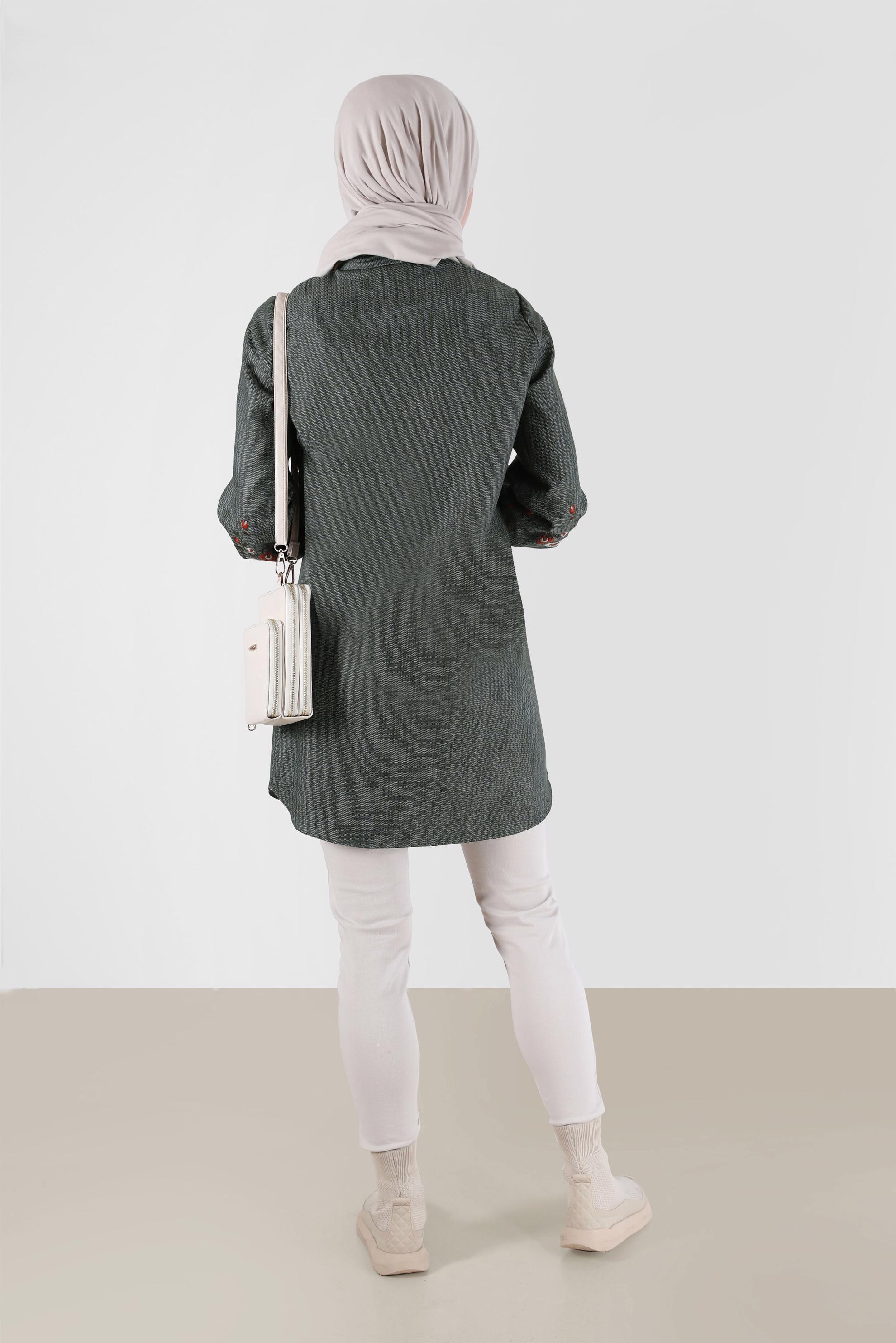 Tesettür giyim HAKİ KOLLARI NAKIŞLI BOYDAN DÜĞMELİ TUNİK 42432 