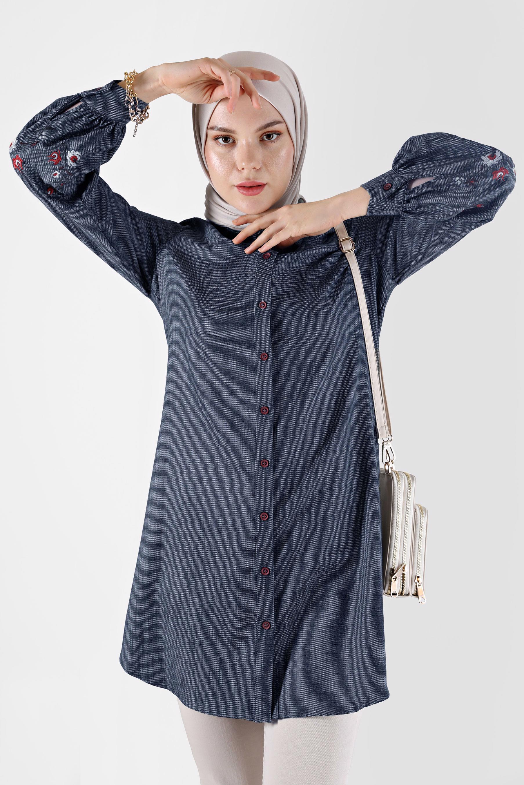 Tesettür giyim LACİVERT KOLLARI NAKIŞLI BOYDAN DÜĞMELİ TUNİK 42432 