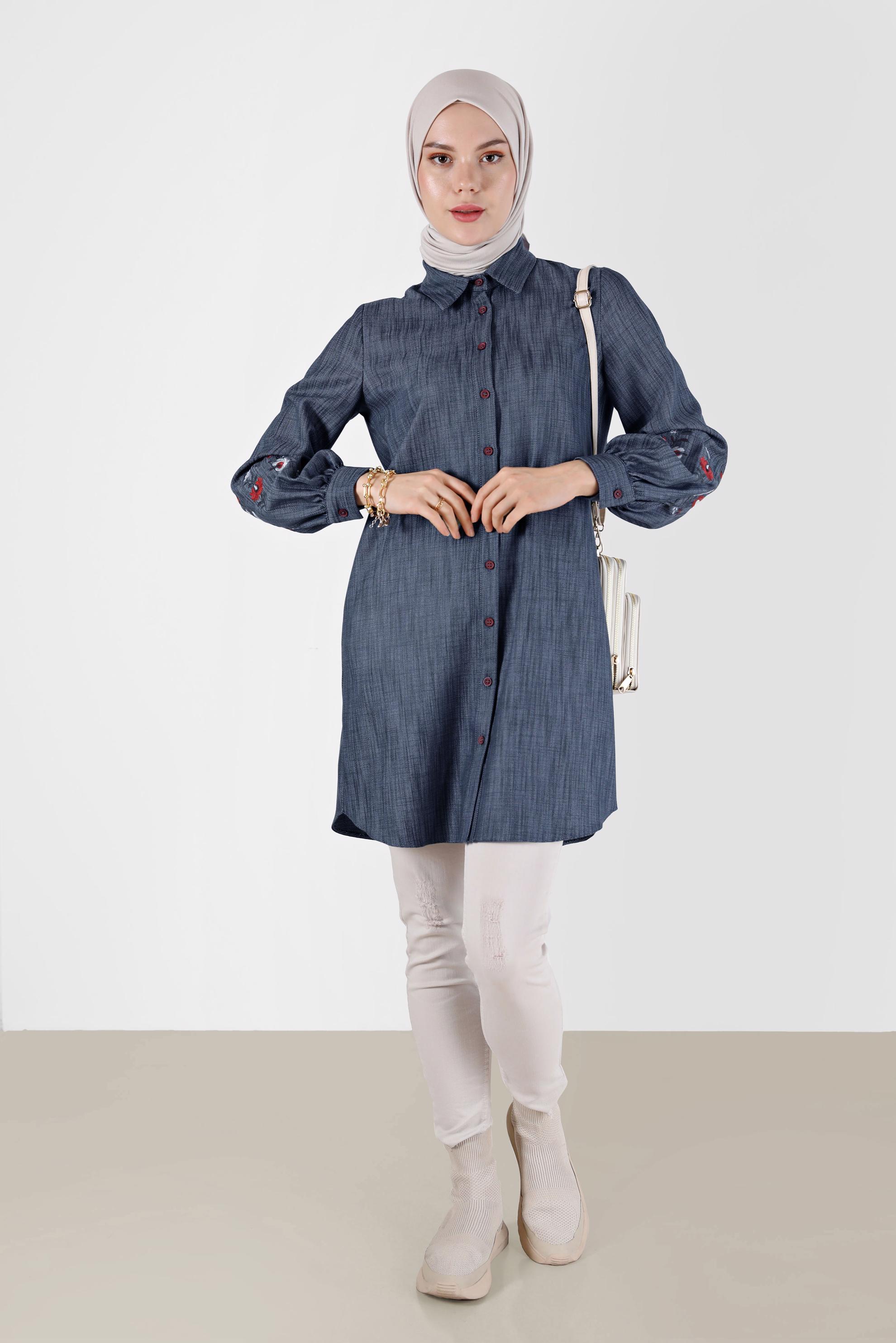 Tesettür giyim LACİVERT KOLLARI NAKIŞLI BOYDAN DÜĞMELİ TUNİK 42432 