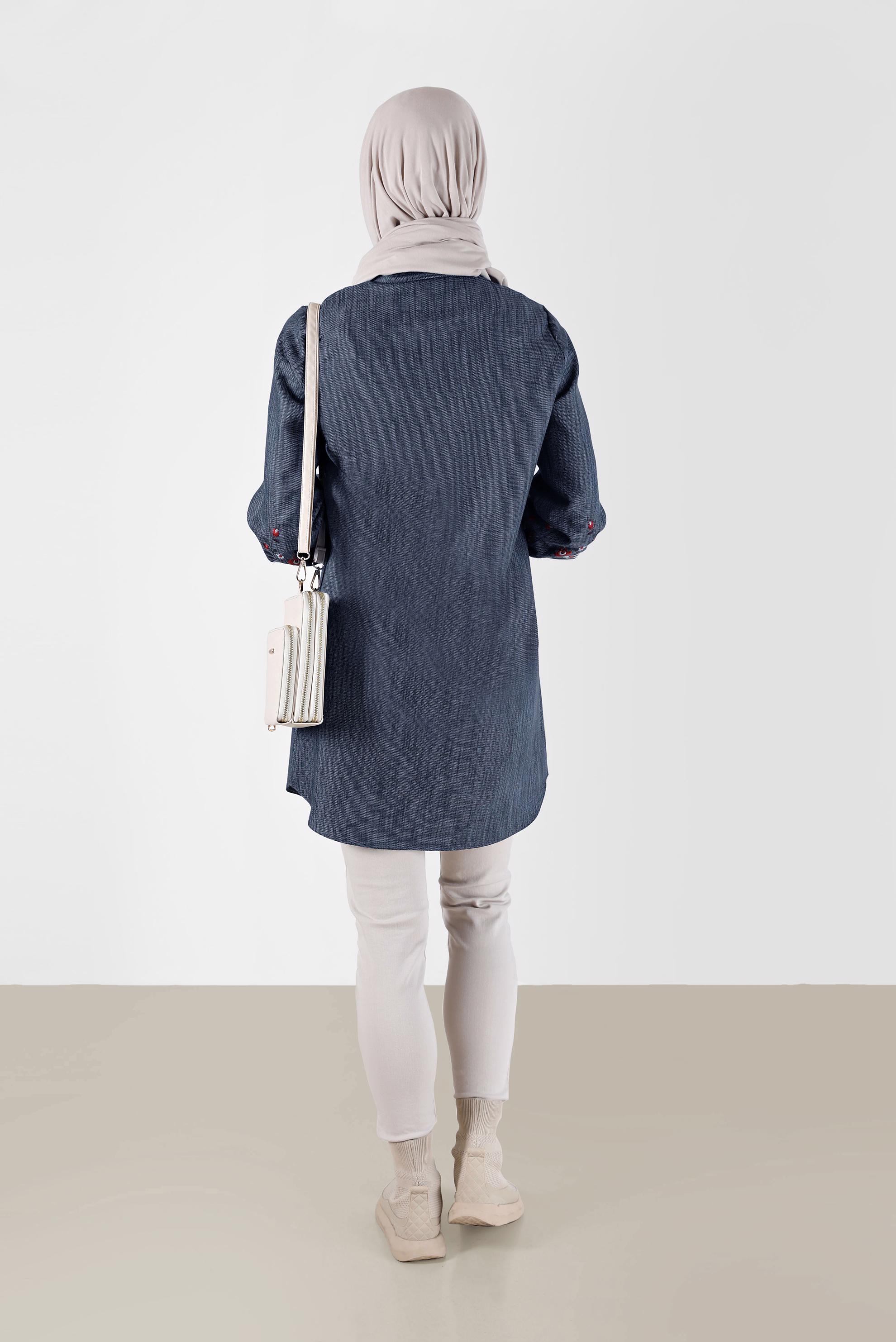 Tesettür giyim LACİVERT KOLLARI NAKIŞLI BOYDAN DÜĞMELİ TUNİK 42432 