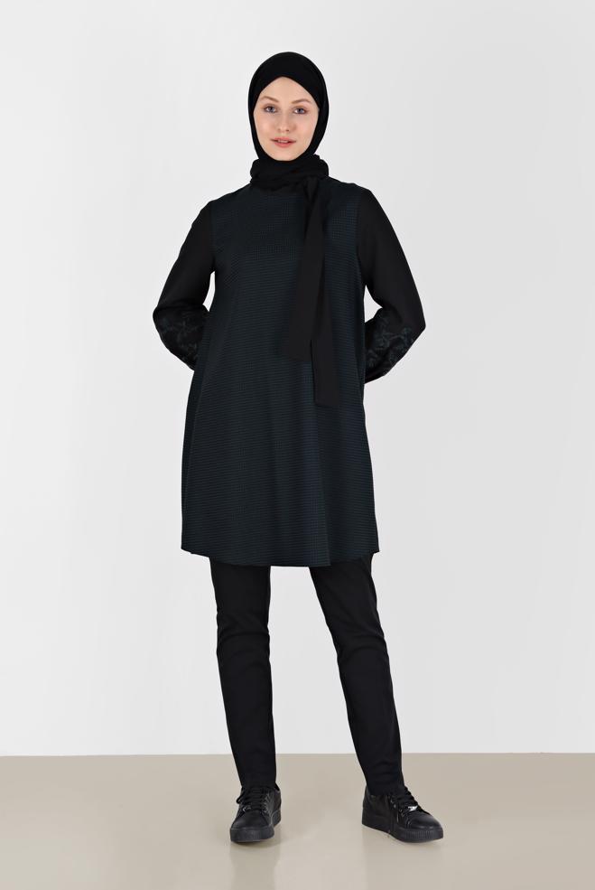 Tesettür giyim YEŞİL BAĞLAMA DETAYLI PÖTİKARE DESENLİ TUNİK 42443  - ALVİNA