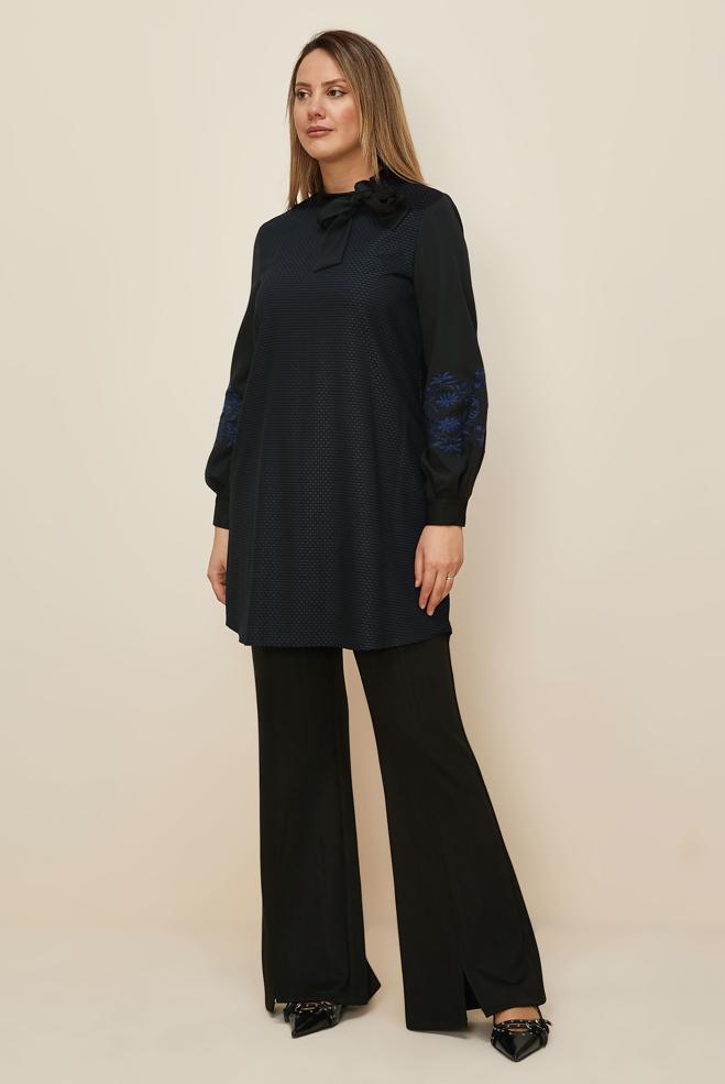 Tesettür giyim LACİVERT BAĞLAMA DETAYLI PÖTİKARE DESENLİ TUNİK 42443  - ALVİNA