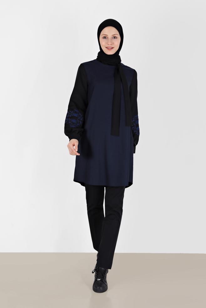 Tesettür giyim MAVİ BAĞLAMA DETAYLI PÖTİKARE DESENLİ TUNİK 42443  - ALVİNA