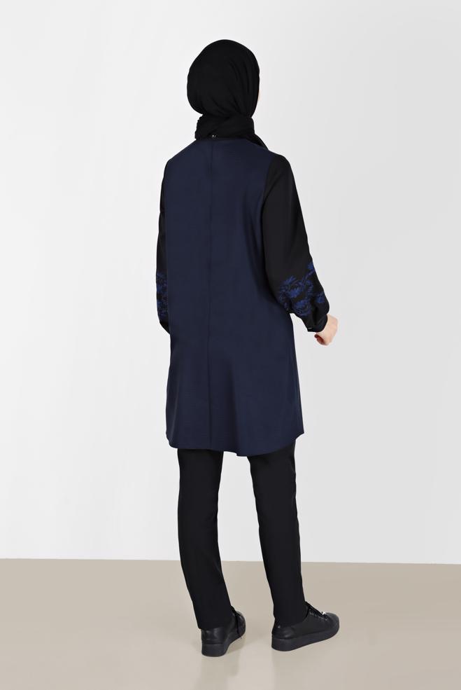 Tesettür giyim MAVİ BAĞLAMA DETAYLI PÖTİKARE DESENLİ TUNİK 42443  - ALVİNA