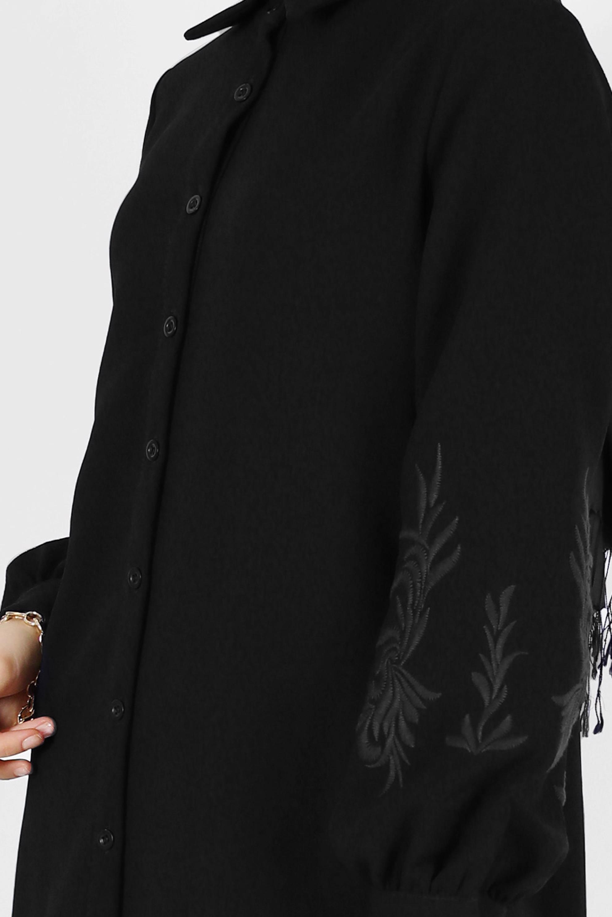 Tesettür giyim SİYAH KOLLARI İŞLEME DETAYLI BOYDAN DÜĞMELİ TUNİK 42445