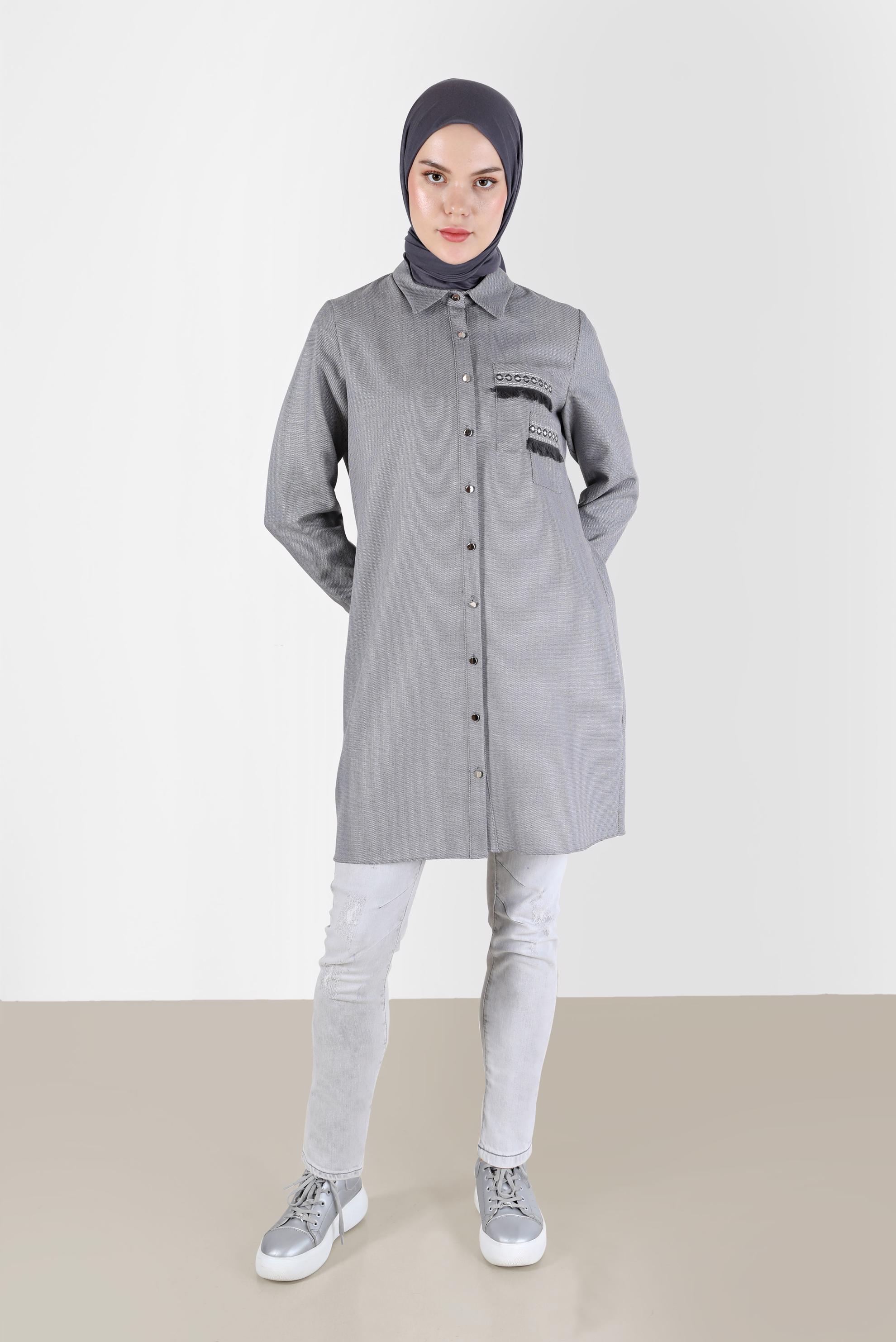 Tesettür giyim GRİ PÜSKÜL DETAYLI BOYDAN DÜĞMELİ TUNİK 42446 