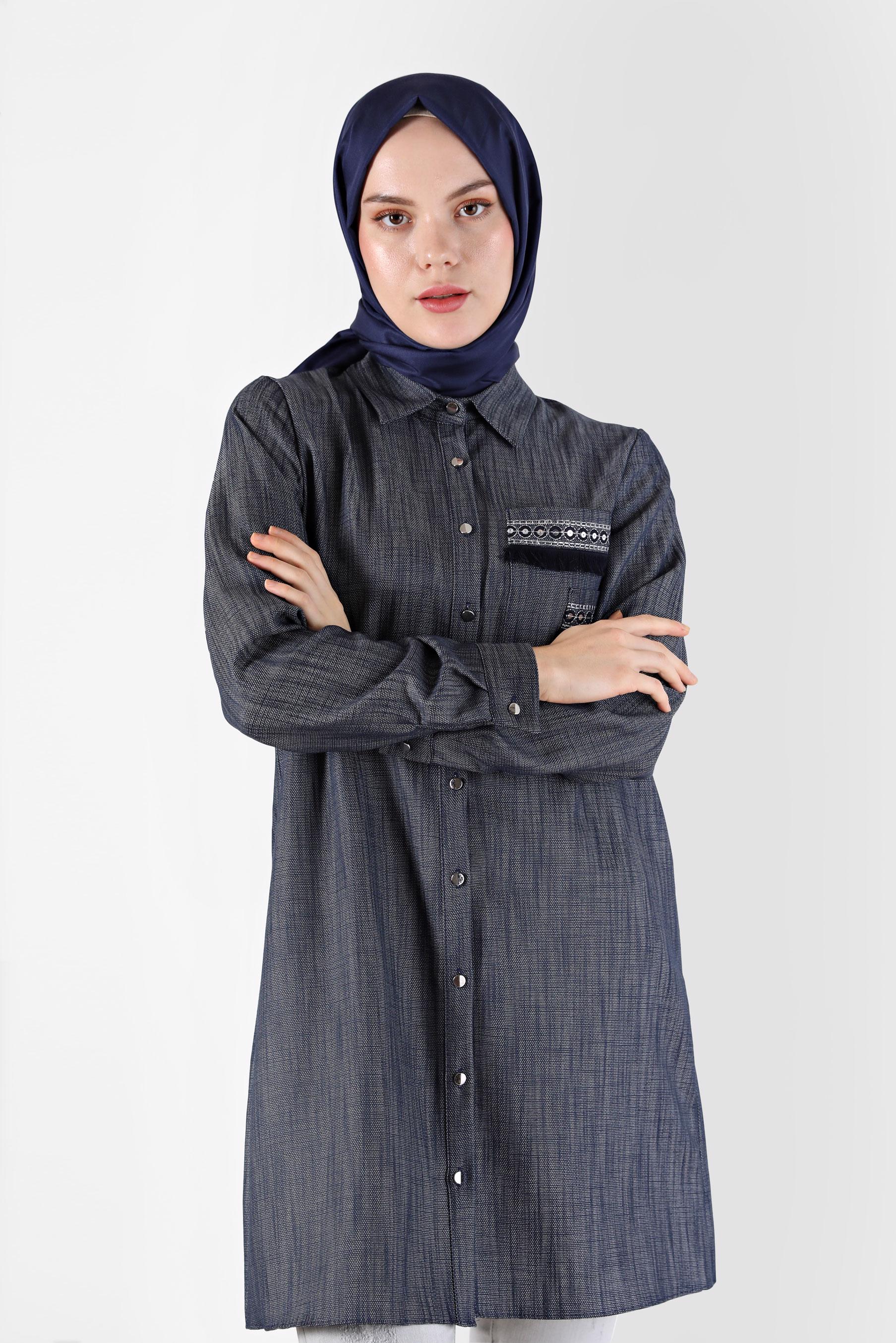 Tesettür giyim LACİVERT PÜSKÜL DETAYLI BOYDAN DÜĞMELİ TUNİK 42446 