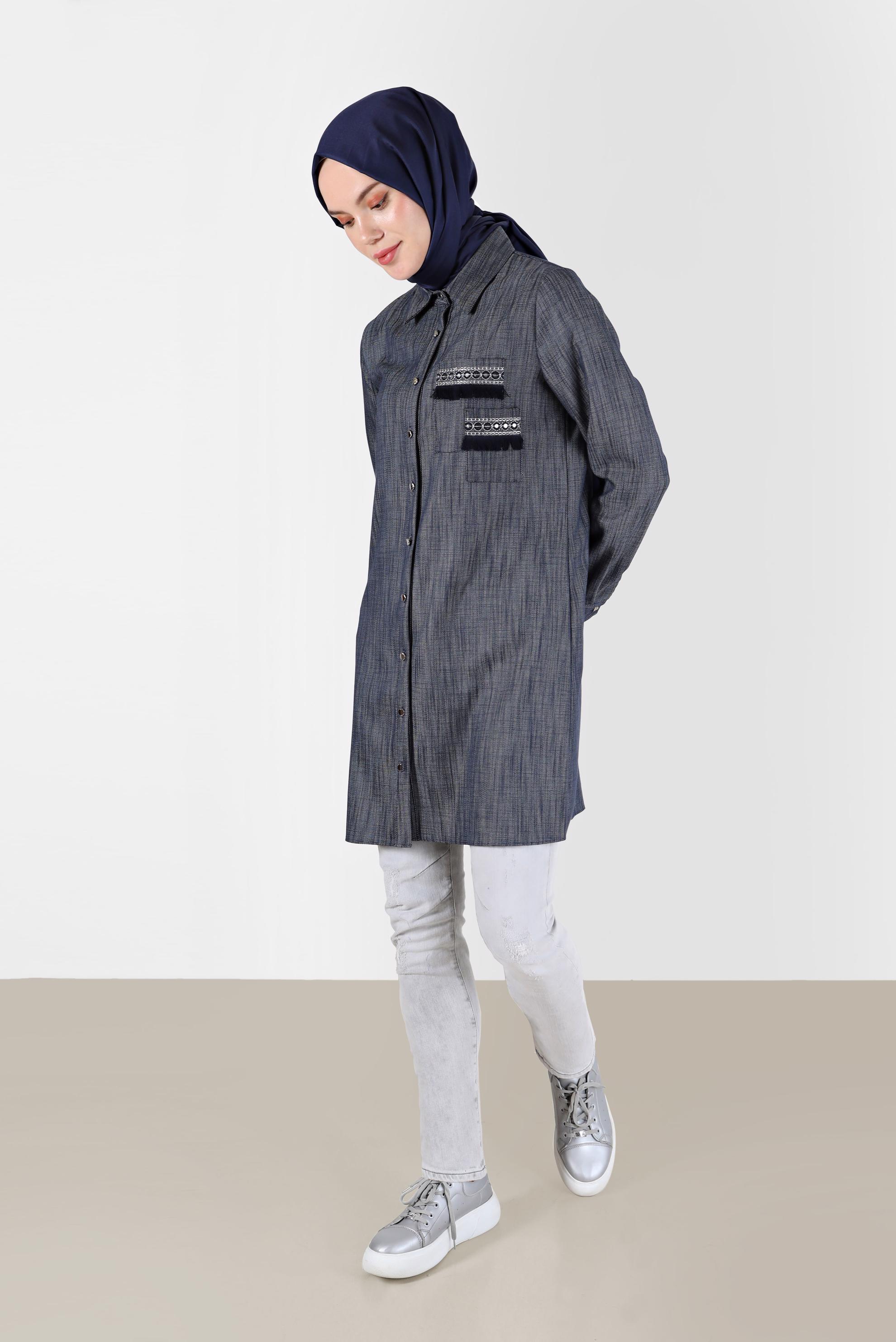 Tesettür giyim LACİVERT PÜSKÜL DETAYLI BOYDAN DÜĞMELİ TUNİK 42446 