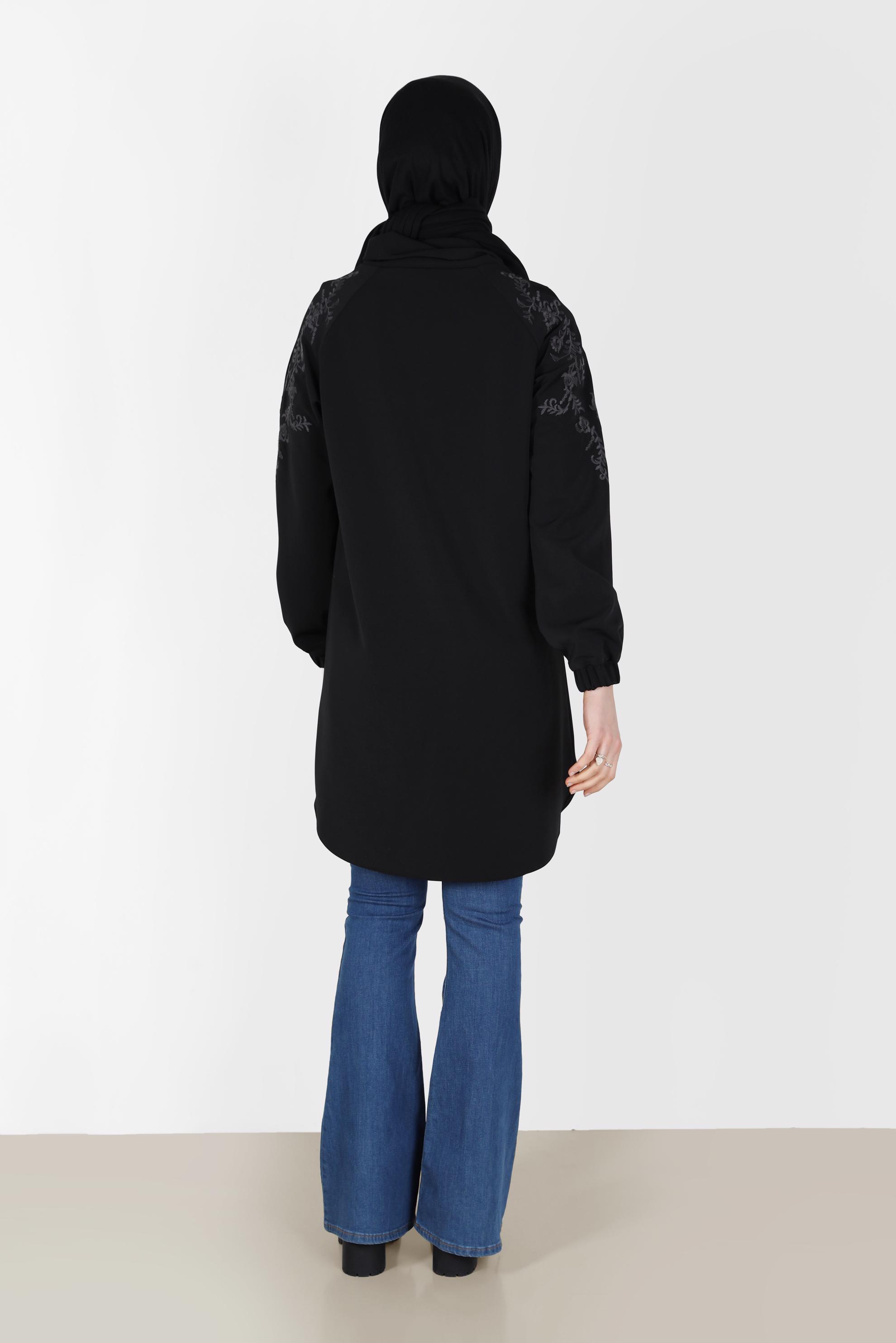 Tesettür giyim SİYAH OMUZLARI İŞLEME DETAYLI MANŞETLERİ LASTİKLİ TUNİK 42448 