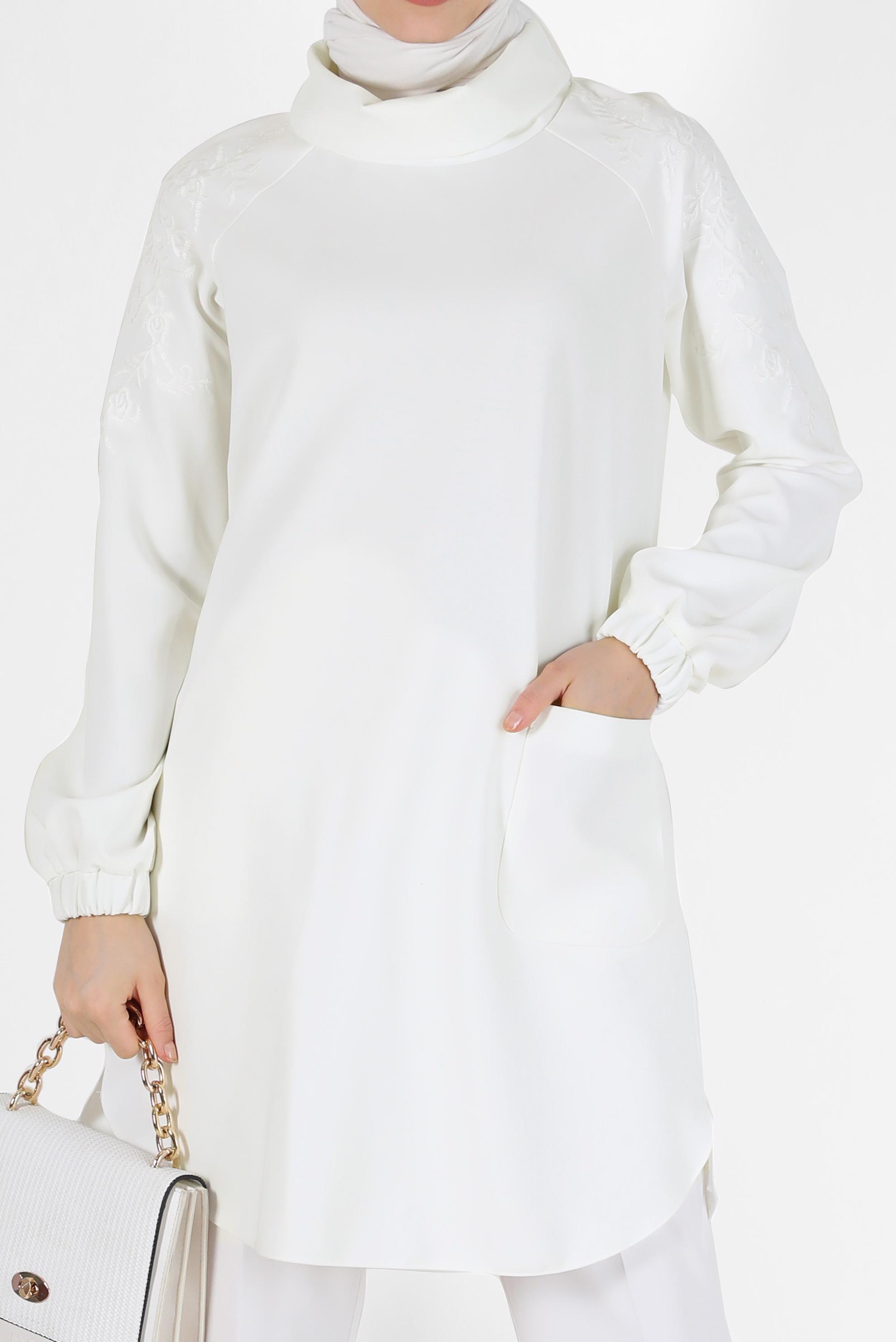 Tesettür giyim BEYAZ OMUZLARI İŞLEME DETAYLI MANŞETLERİ LASTİKLİ TUNİK 42448 