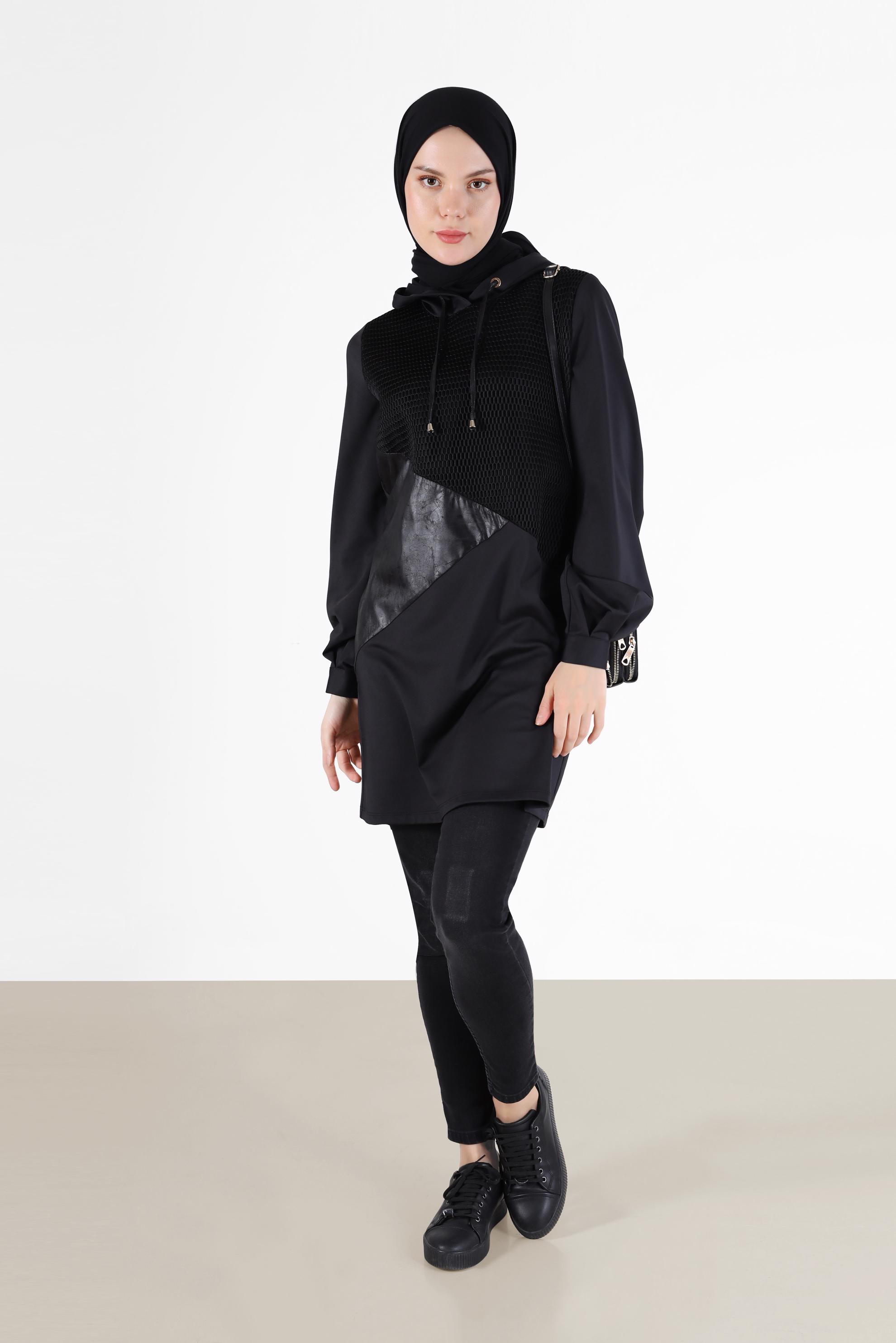 Tesettür giyim SİYAH FİLE VE DERİ DETAYLI KAPÜŞONLU TUNİK 42458
