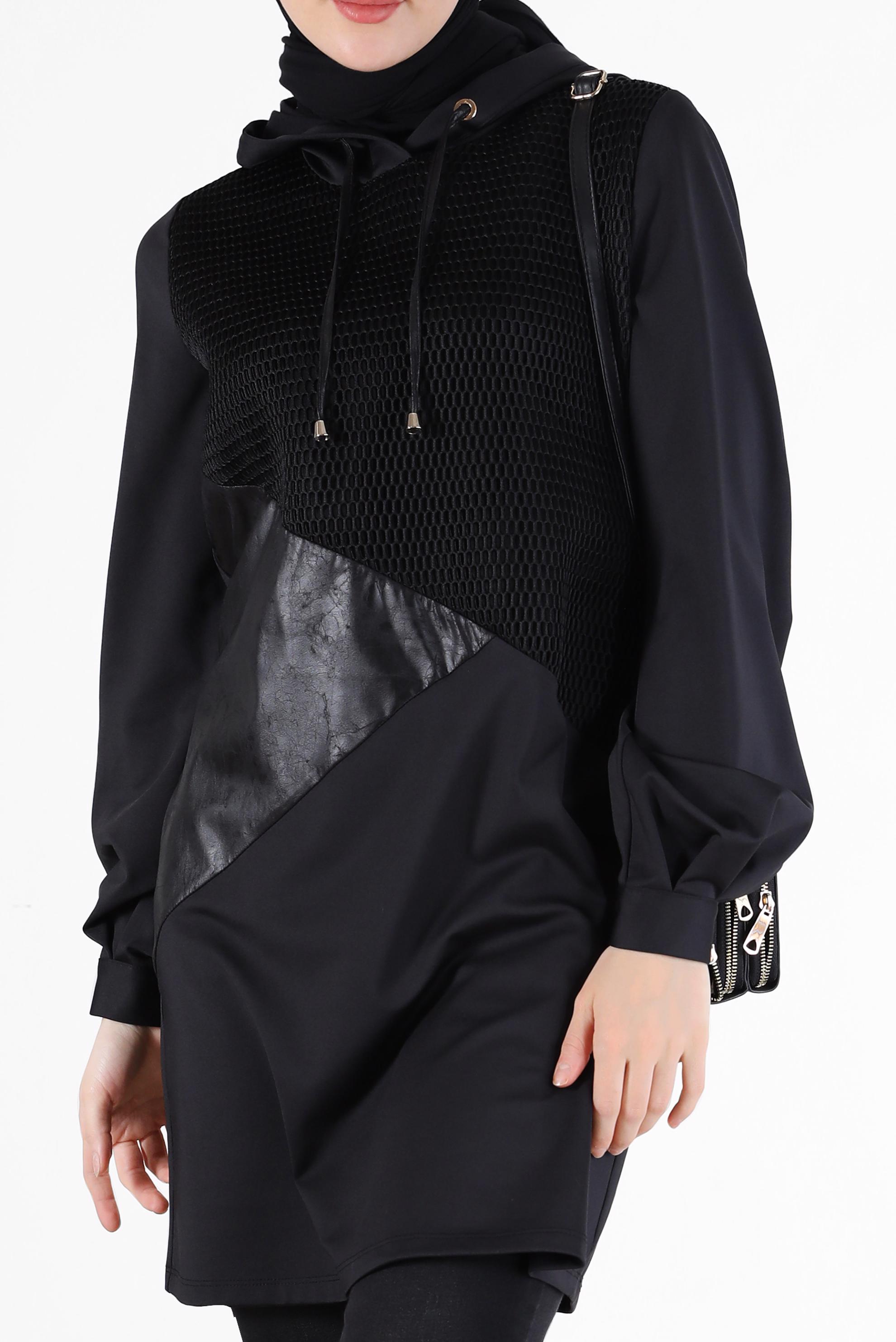 Tesettür giyim SİYAH FİLE VE DERİ DETAYLI KAPÜŞONLU TUNİK 42458