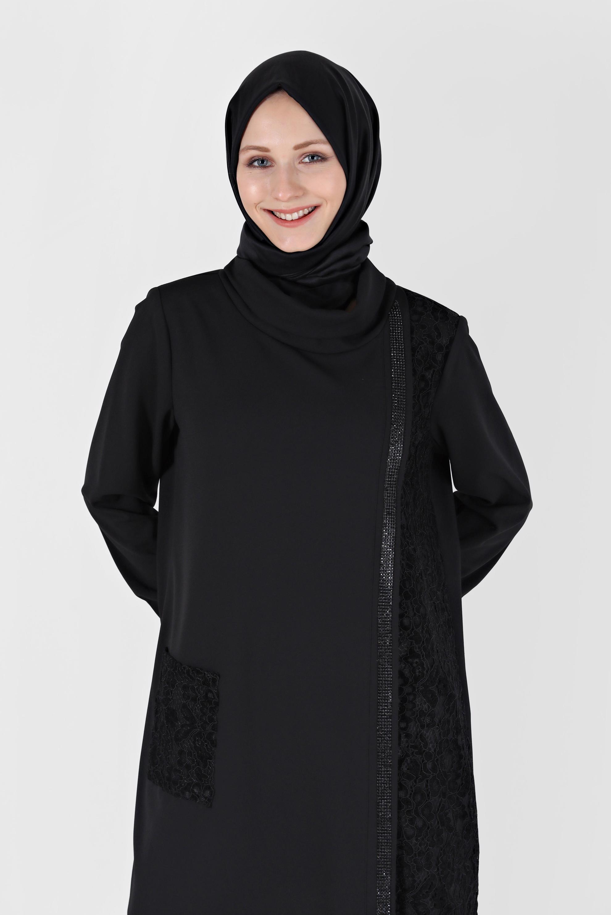 Tesettür giyim SİYAH TAŞLI ŞERİT DETAYLI GÜPÜRLÜ TUNİK 42460 
