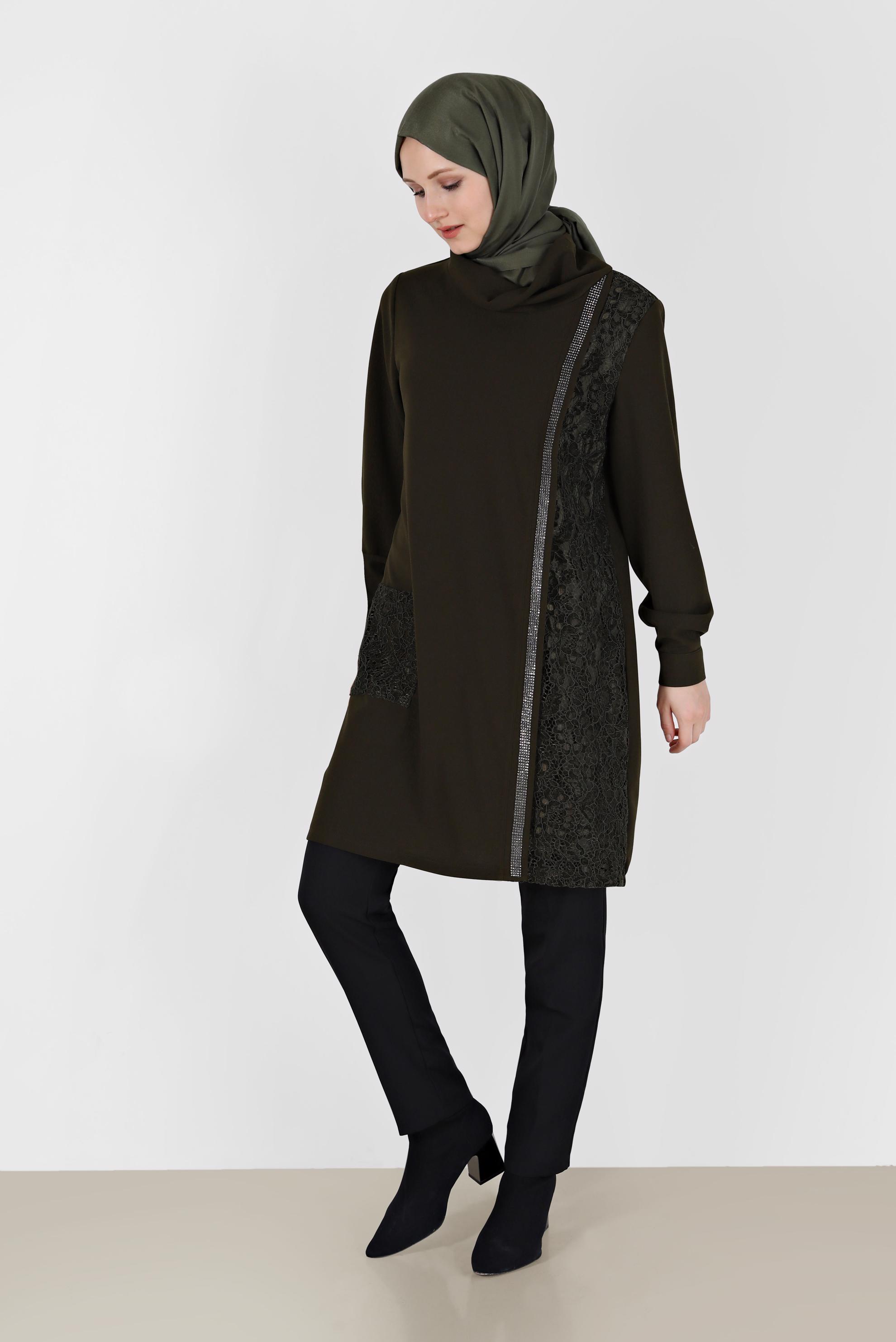 Tesettür giyim HAKİ TAŞLI ŞERİT DETAYLI GÜPÜRLÜ TUNİK 42460 