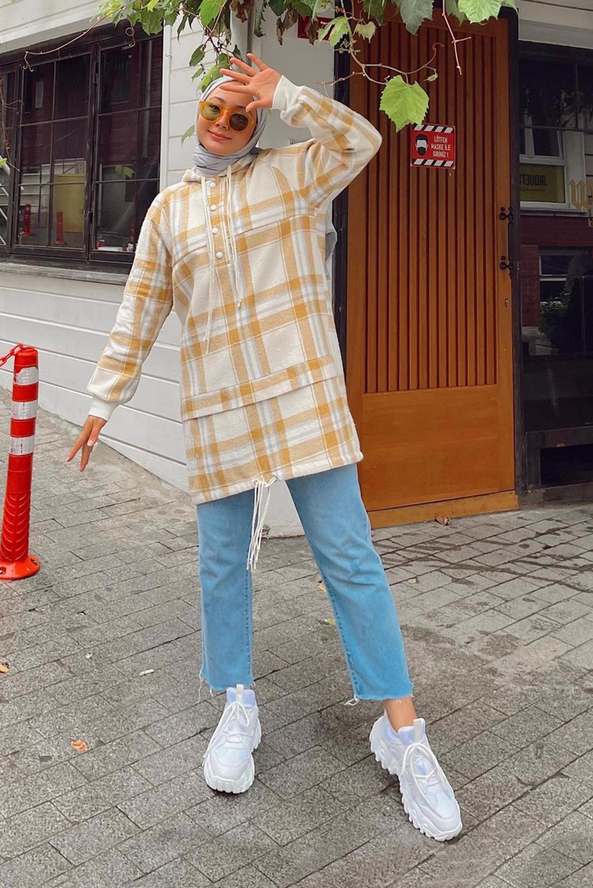 Tesettür giyim SARI ETEK UCU BÜZGÜLÜ KAPÜŞONLU EKOSE TUNİK 42476 