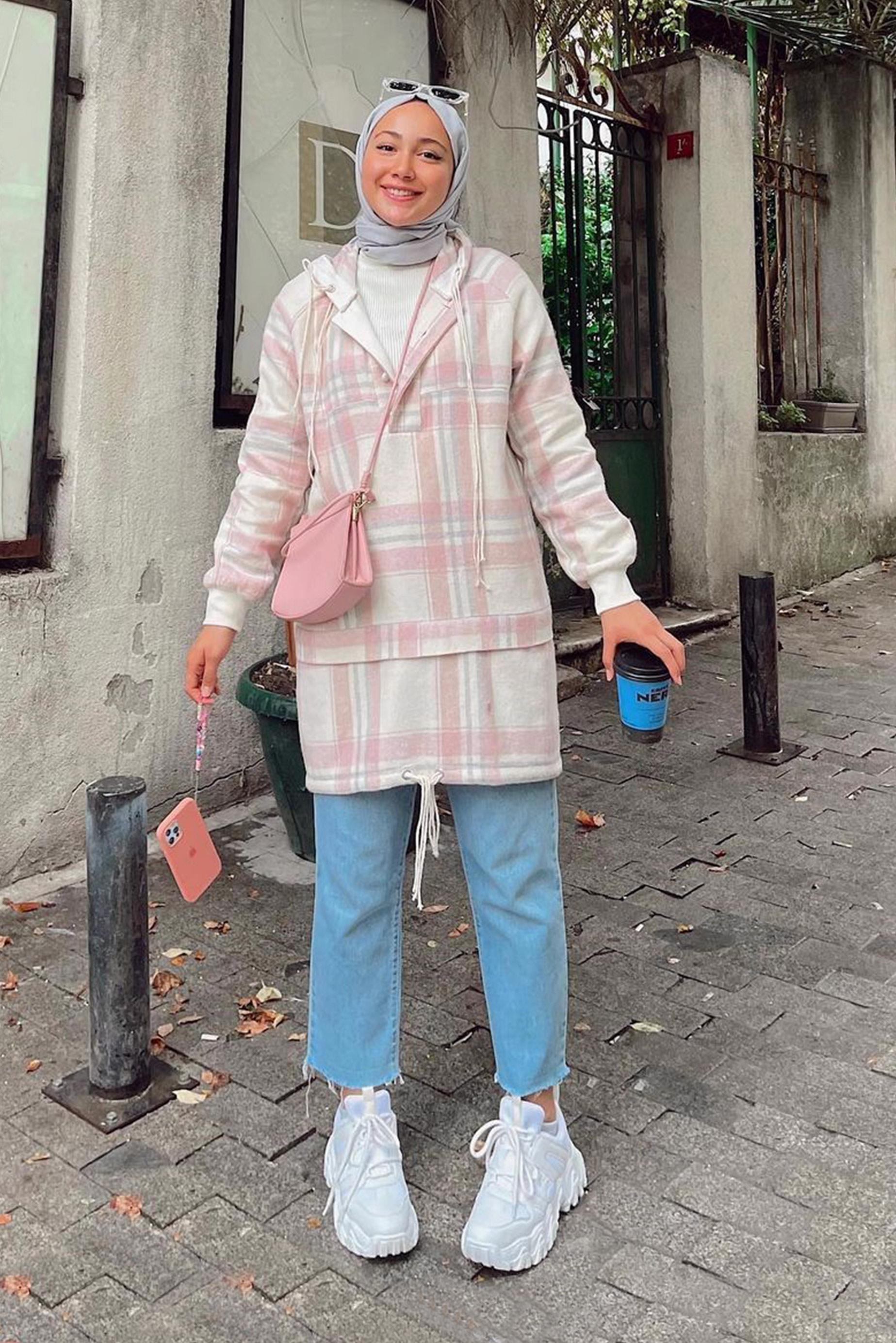 Tesettür giyim PEMBE ETEK UCU BÜZGÜLÜ KAPÜŞONLU EKOSE TUNİK 42476 