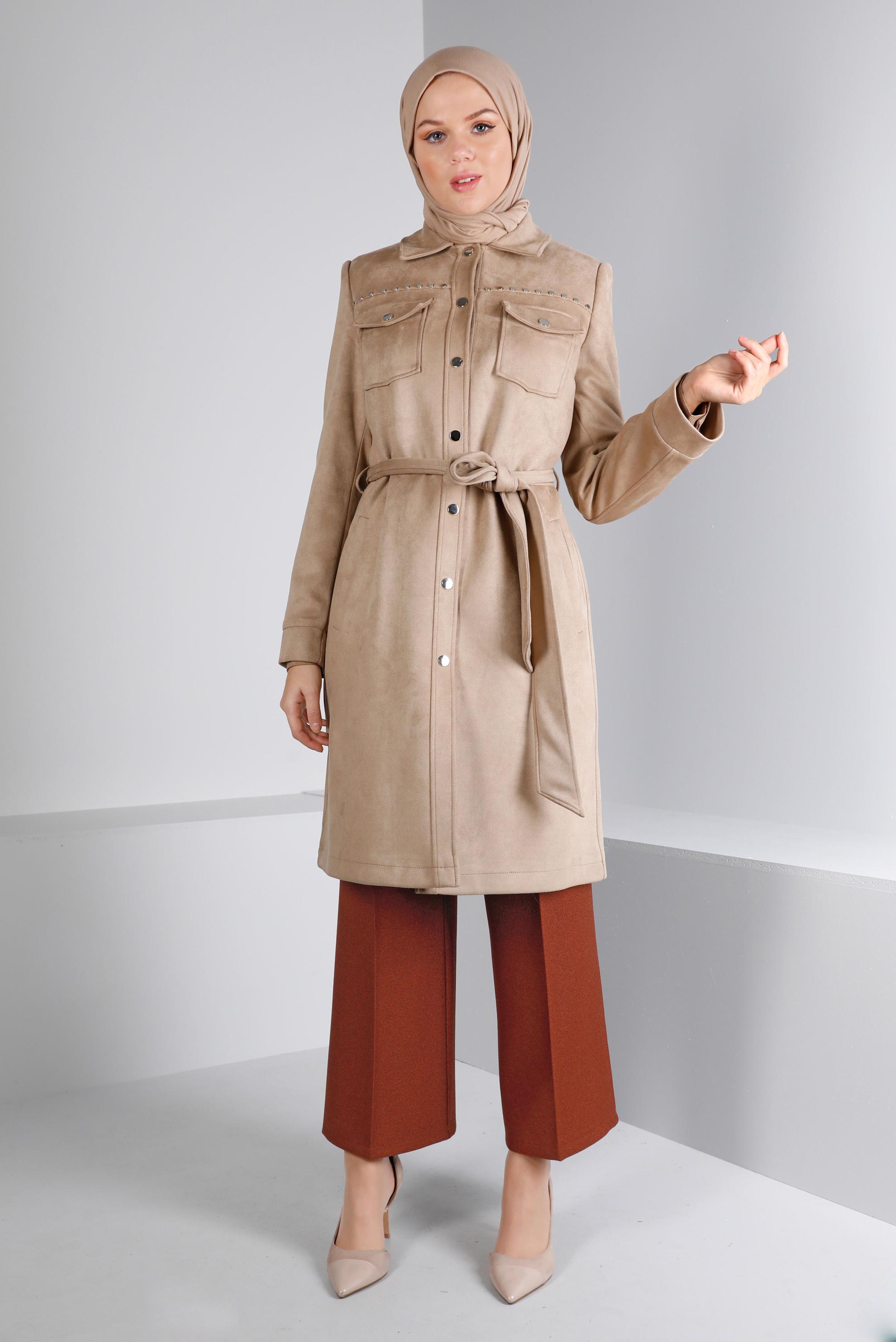 Tesettür giyim BEJ ZIMBA DETAYLI KUŞAKLI SÜET TRENÇKOT 10457	