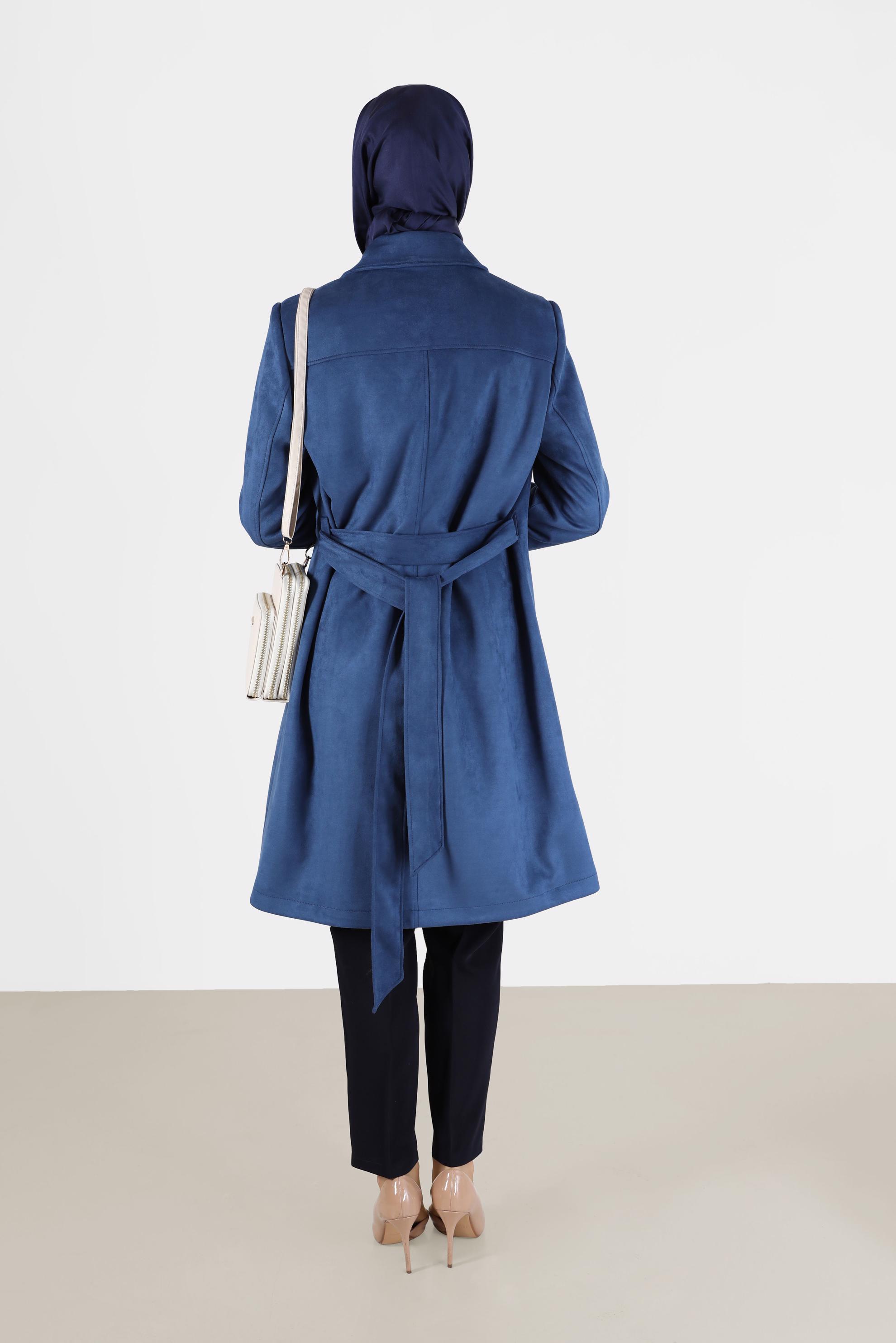 Vêtements hijab BLEU MARINE TRENCH-COAT EN DAIM AVEC CEINTURE ET CLOUS 10457
