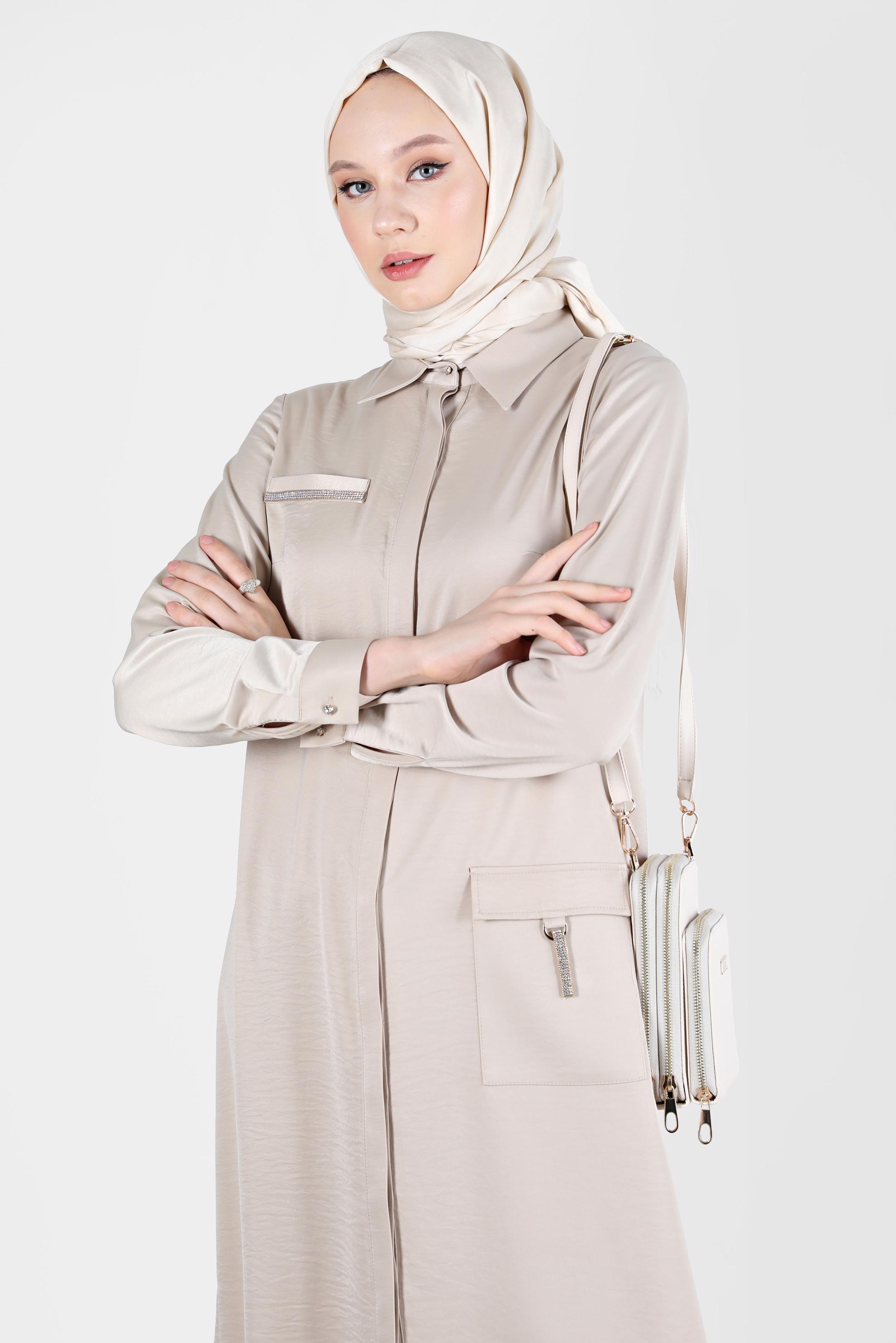 Tesettür giyim BEJ TAŞ DETAYLI CEPLİ TUNİK 42500