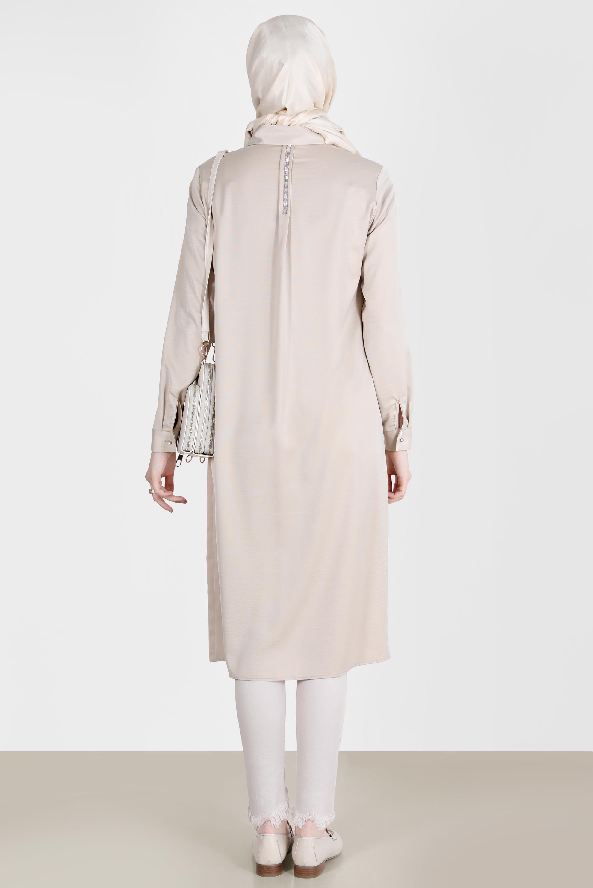 Tesettür giyim BEJ TAŞ DETAYLI CEPLİ TUNİK 42500