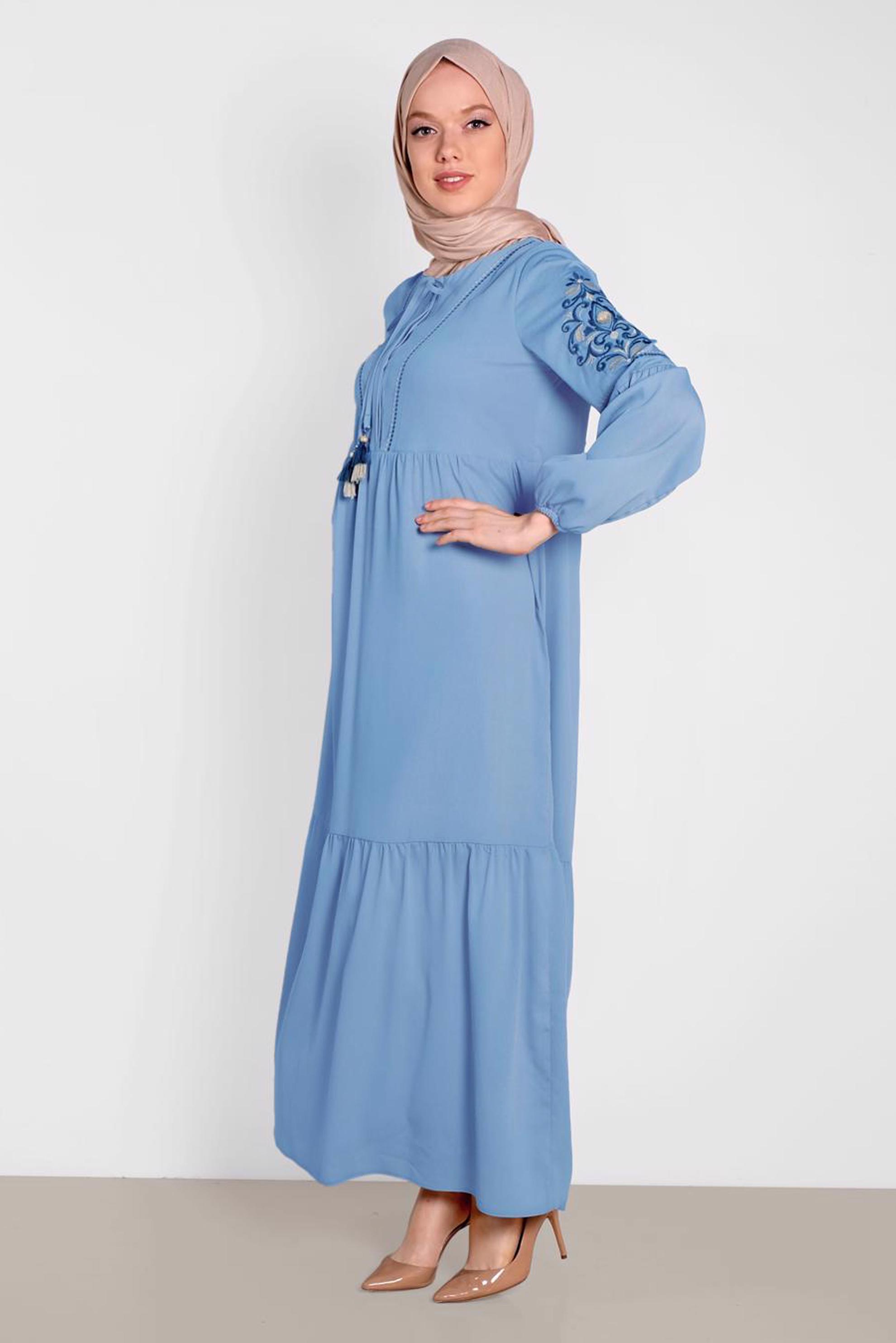Tesettür giyim MAVİ KOLLARI NAKIŞLI ELBİSE 4439