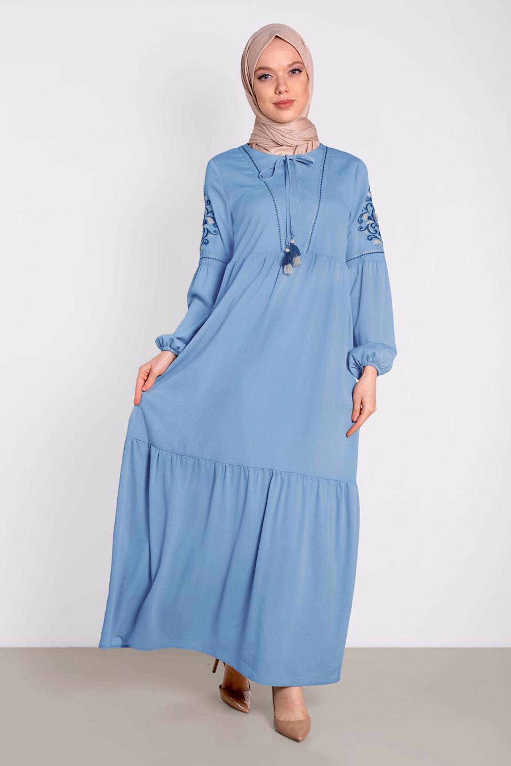 Tesettür giyim MAVİ KOLLARI NAKIŞLI ELBİSE 4439