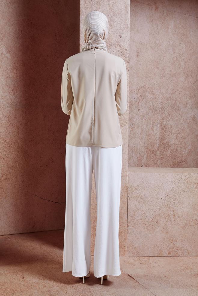 Tesettür giyim EKRU FİYONK DETAYLI ARKADAN FERMUARLI BLUZ 40202  - ALVİNA