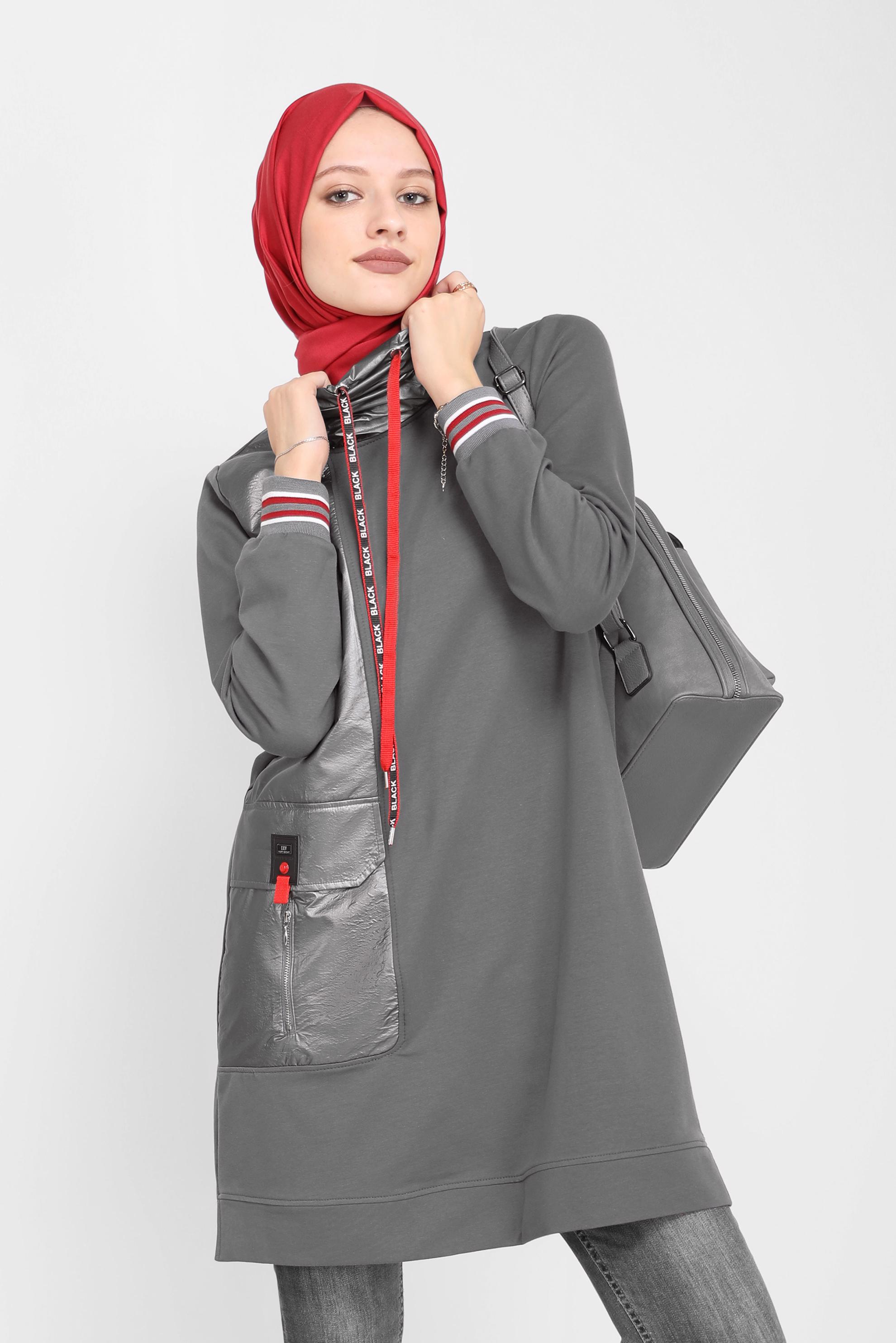 Tesettür giyim GRİ DERİ DETAYLI YAKASI BAĞCIKLI EŞOFMAN TUNİK 42176 