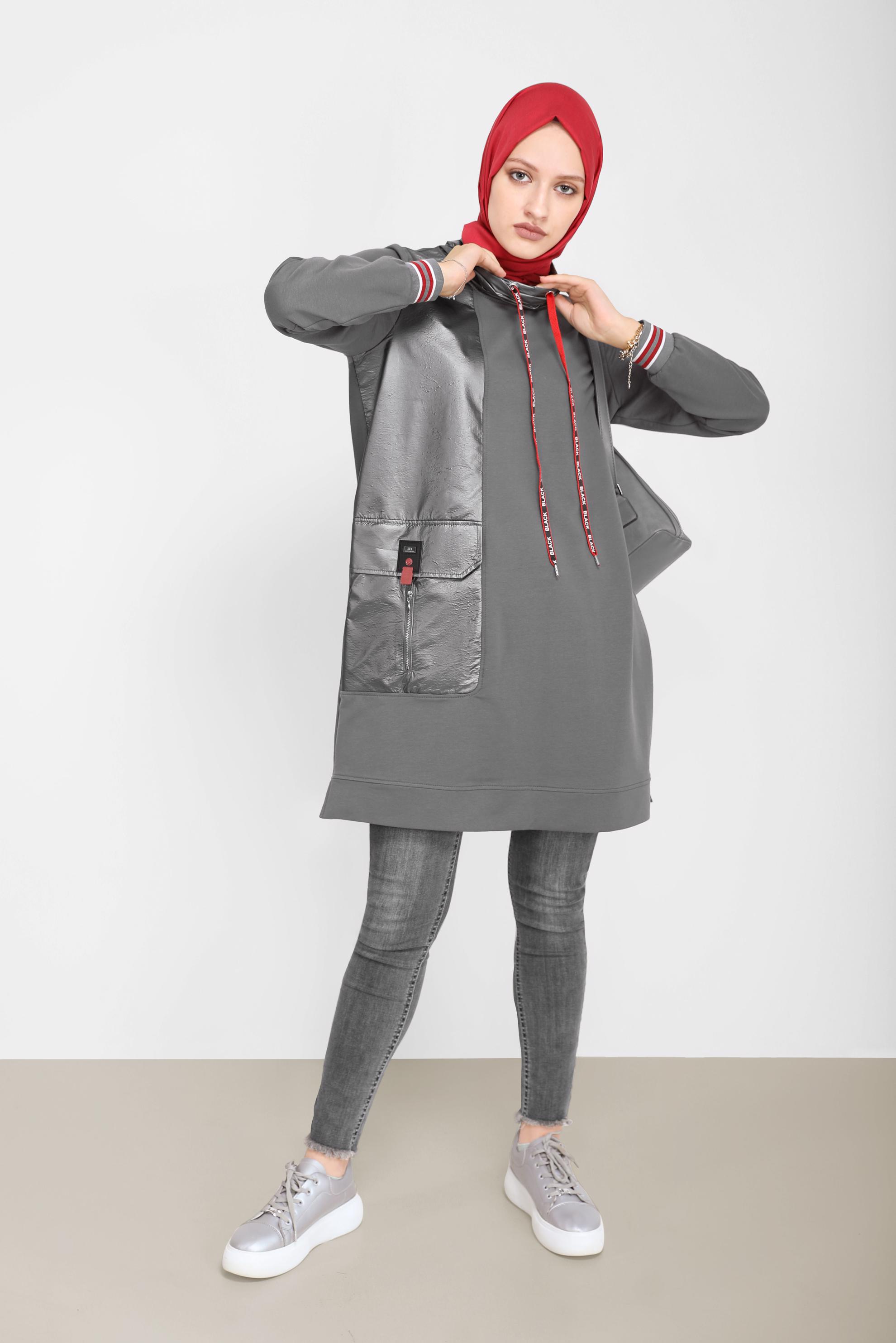 Tesettür giyim GRİ DERİ DETAYLI YAKASI BAĞCIKLI EŞOFMAN TUNİK 42176 