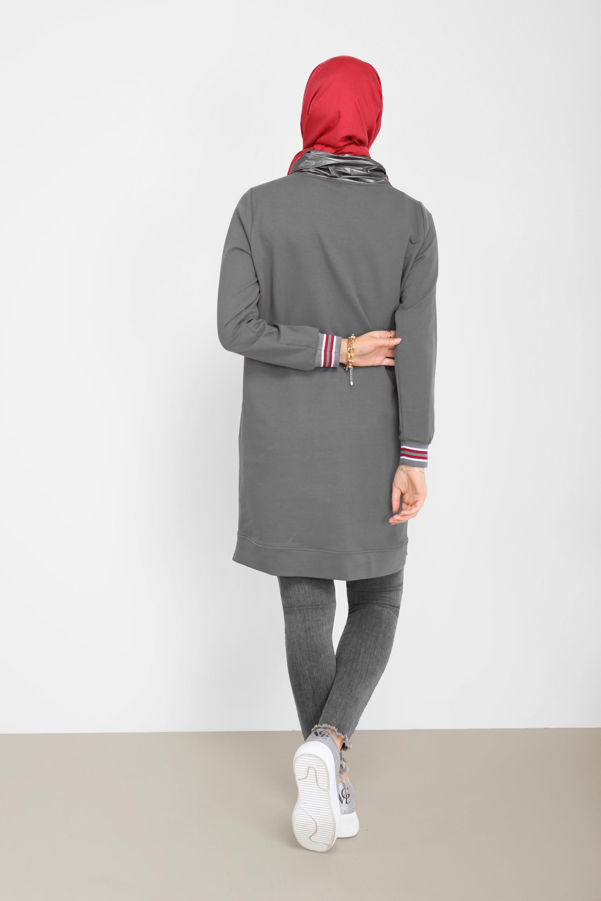 Tesettür giyim GRİ DERİ DETAYLI YAKASI BAĞCIKLI EŞOFMAN TUNİK 42176 