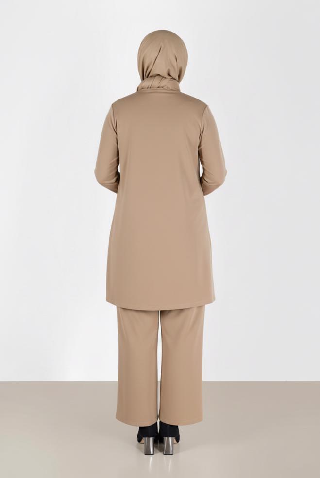 Tesettür giyim BEJ TAŞ DETAYLI PANTOLONLU TAKIM 20185 - ALVİNA