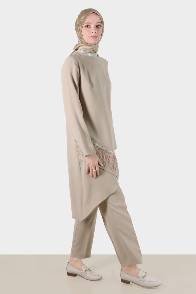 Tesettür giyim BEJ TÜY DETAYLI TAŞLI İKİLİ PANT TAKIM 30204  - ALVİNA